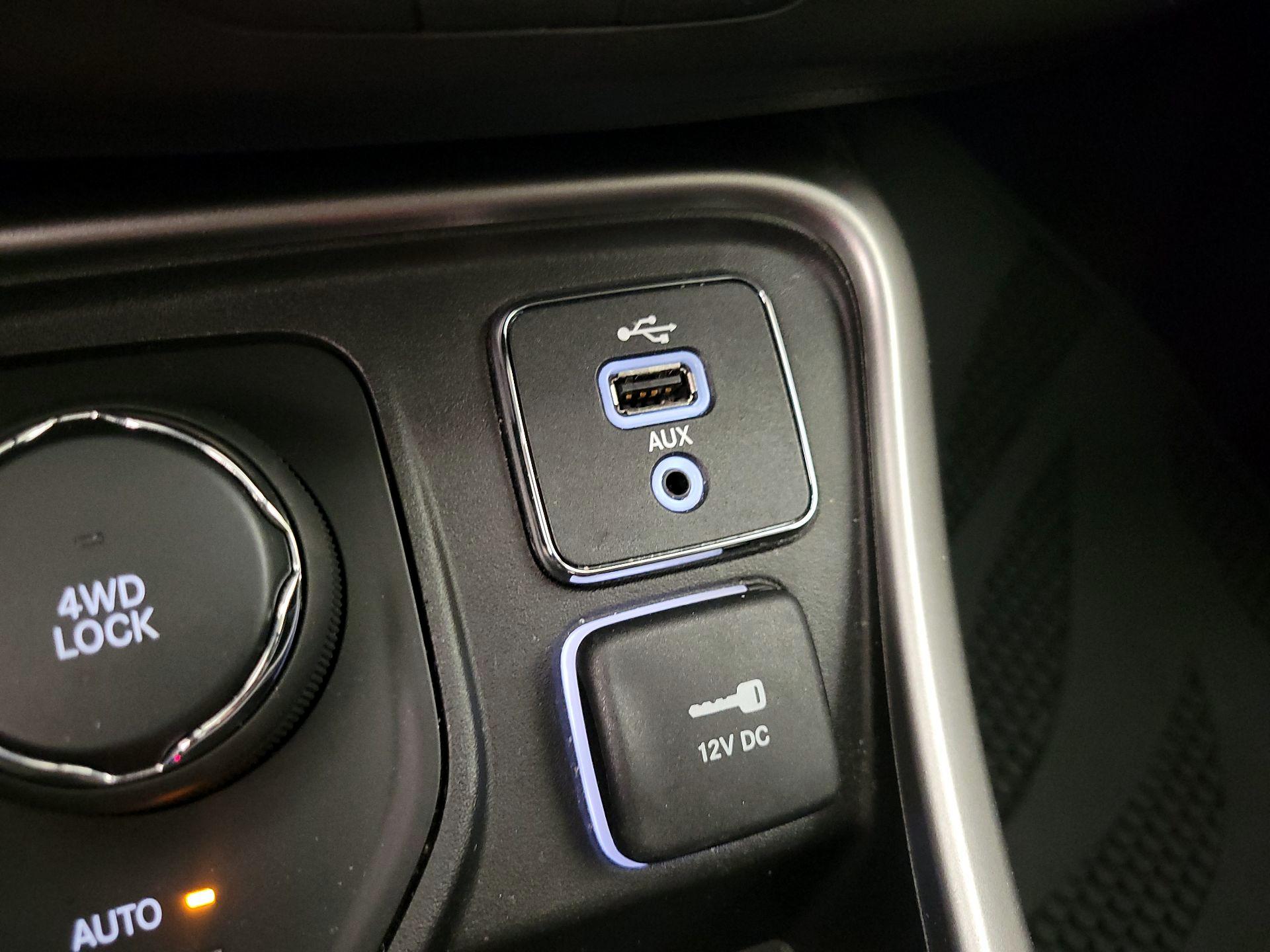 Thumbnail: 2017 Jeep Compass - 18