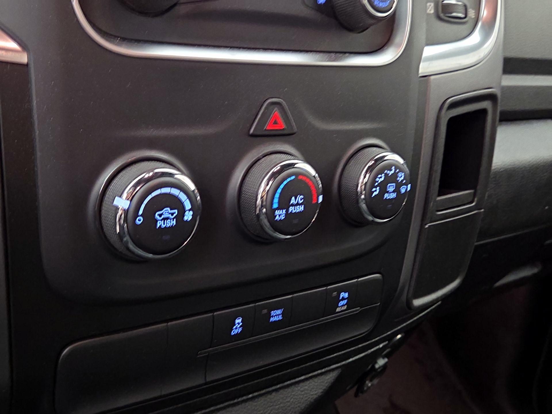 Thumbnail: 2021 RAM 1500 Classic - 16