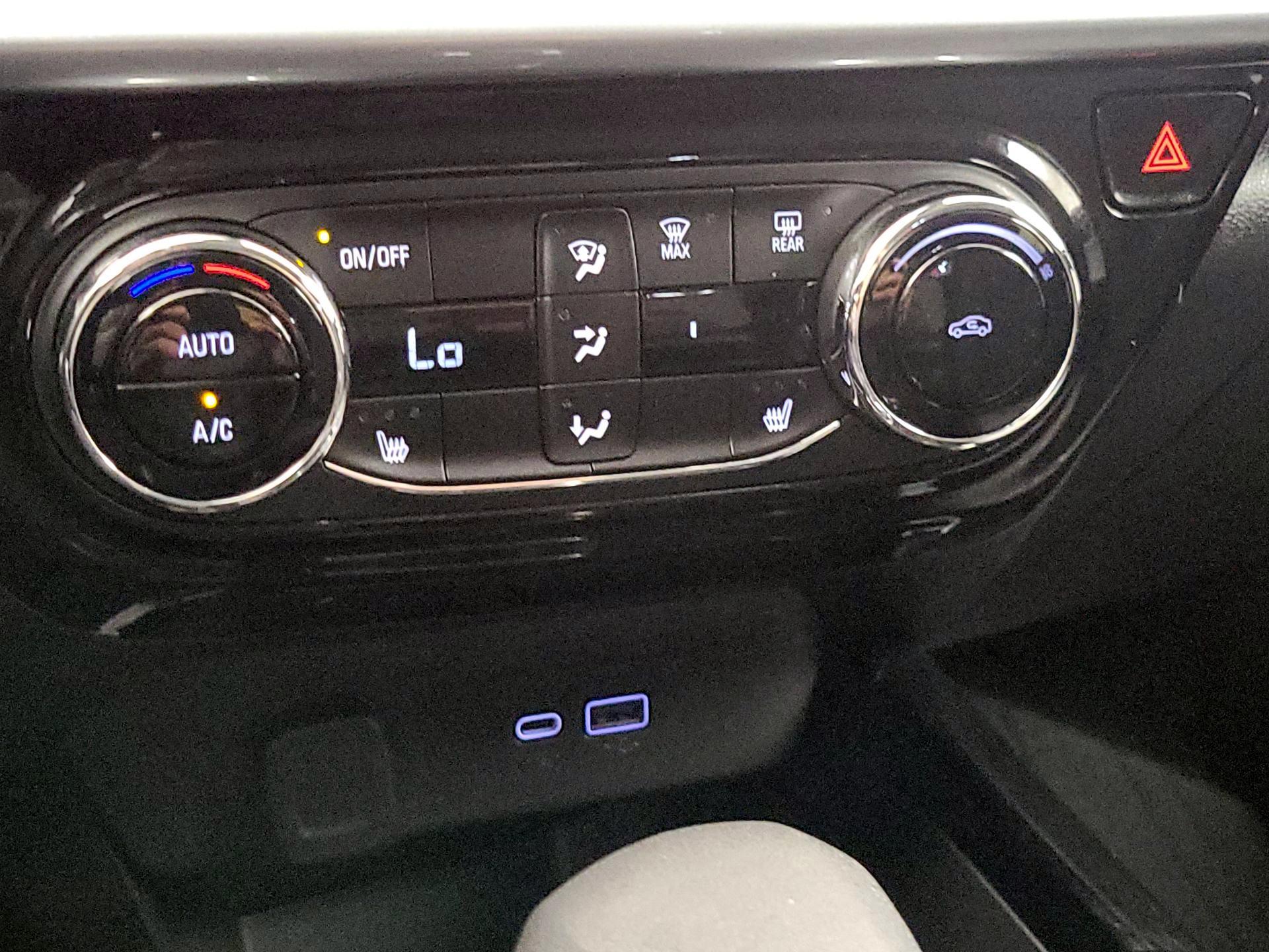 Thumbnail: 2024 Chevrolet Trax - 16