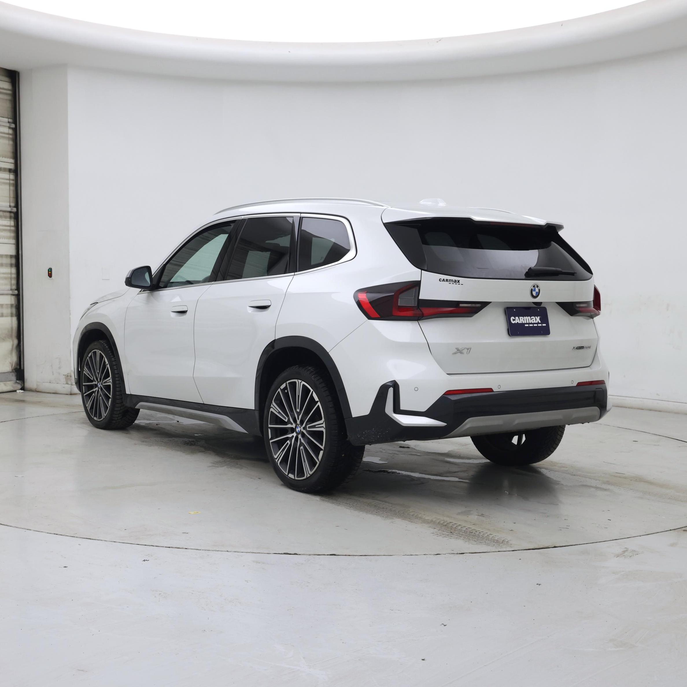 Thumbnail: 2023 BMW X1 - 2