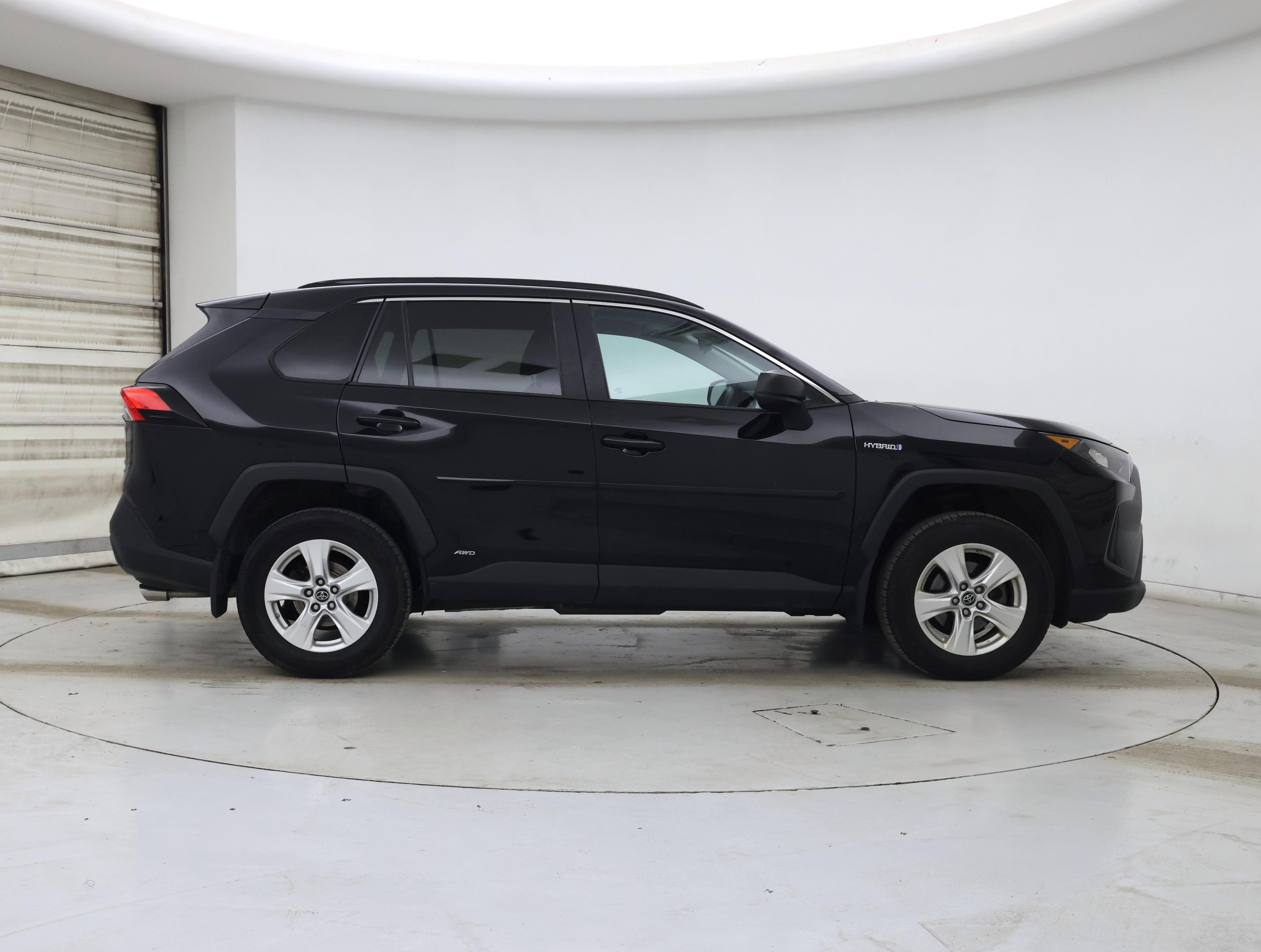 Thumbnail: 2021 Toyota RAV4 - 7