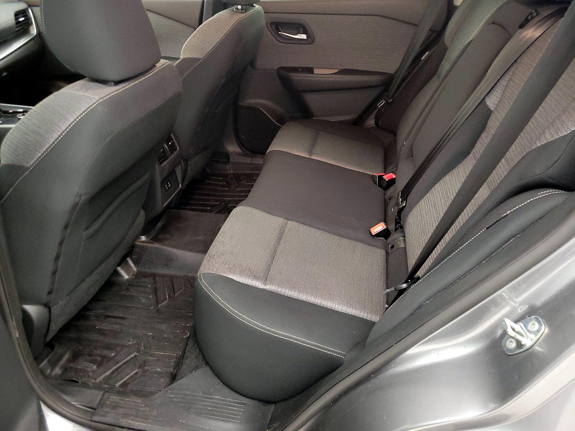 Thumbnail: 2021 Nissan Rogue - 18