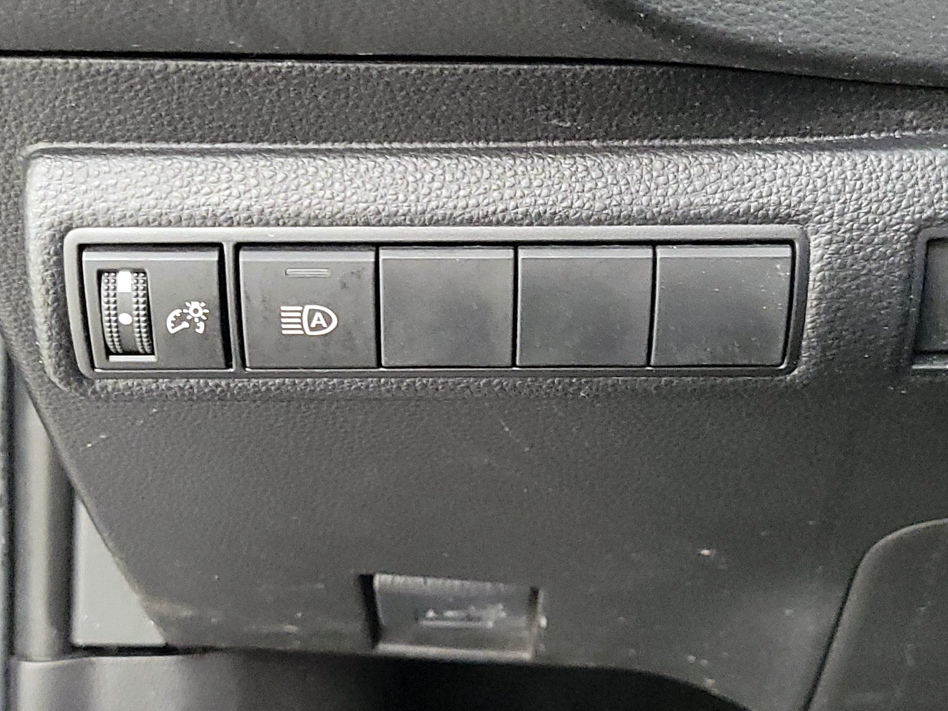 Thumbnail: 2022 Toyota Corolla - 13