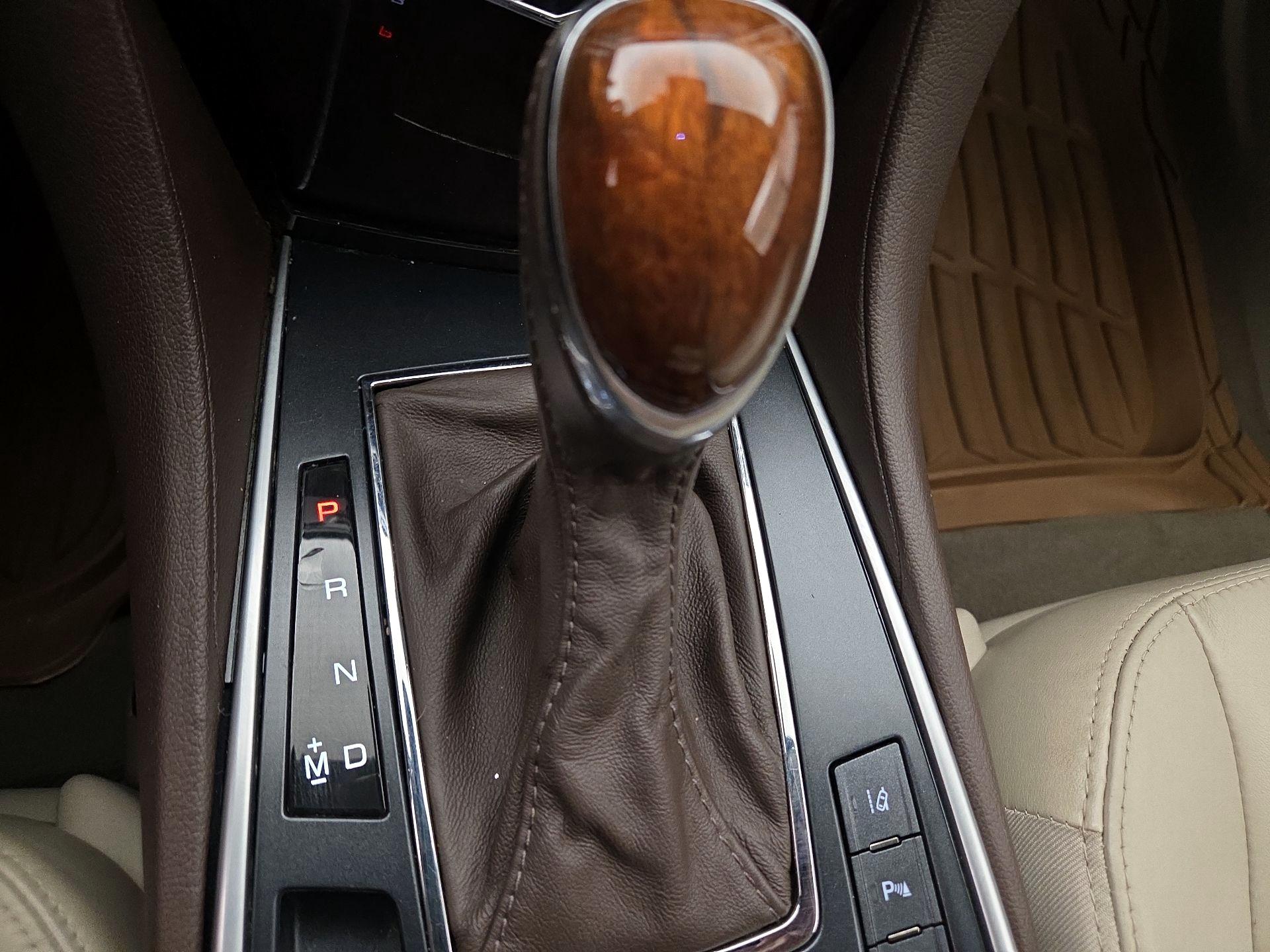 Thumbnail: 2016 Cadillac SRX - 18