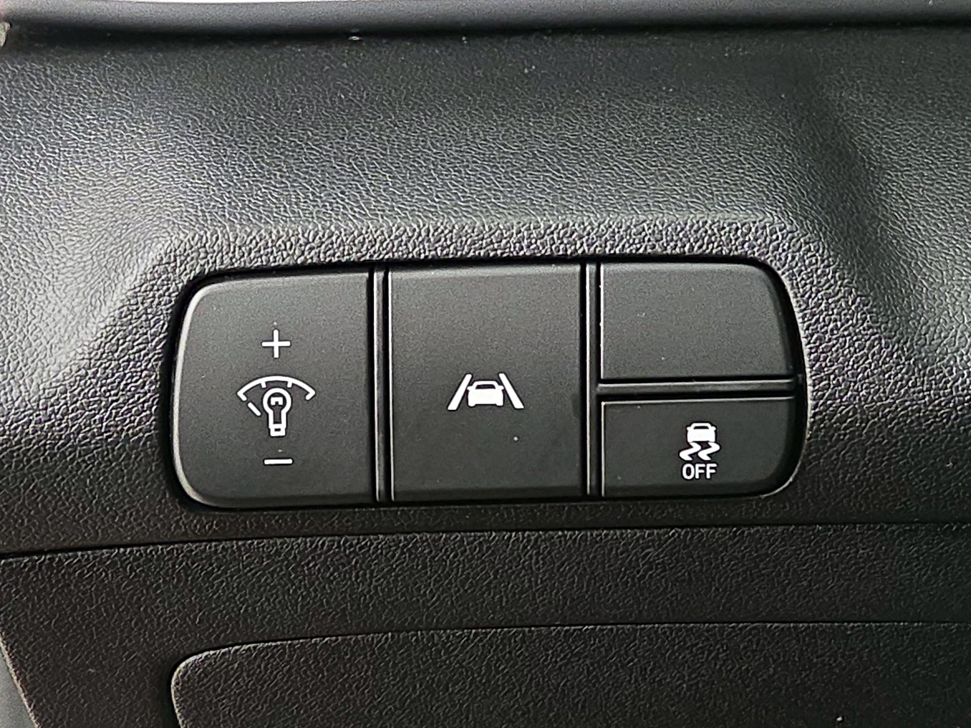 Thumbnail: 2023 Hyundai Elantra - 13