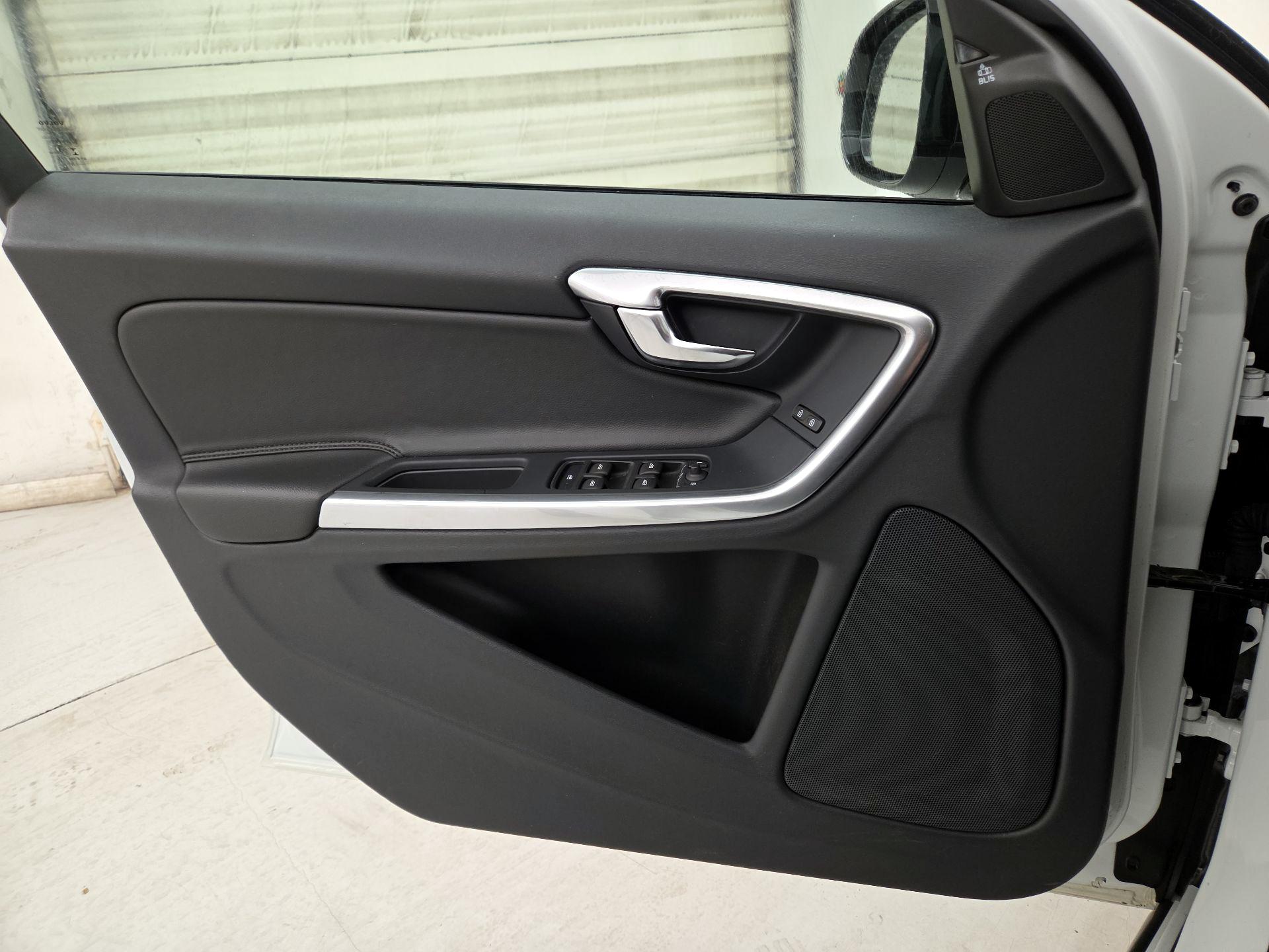 Thumbnail: 2018 Volvo S60 - 12