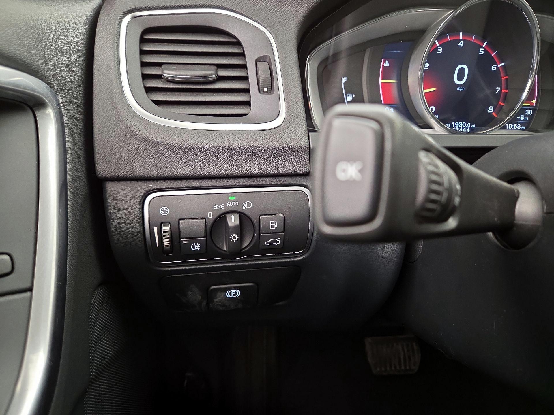 Thumbnail: 2018 Volvo S60 - 13