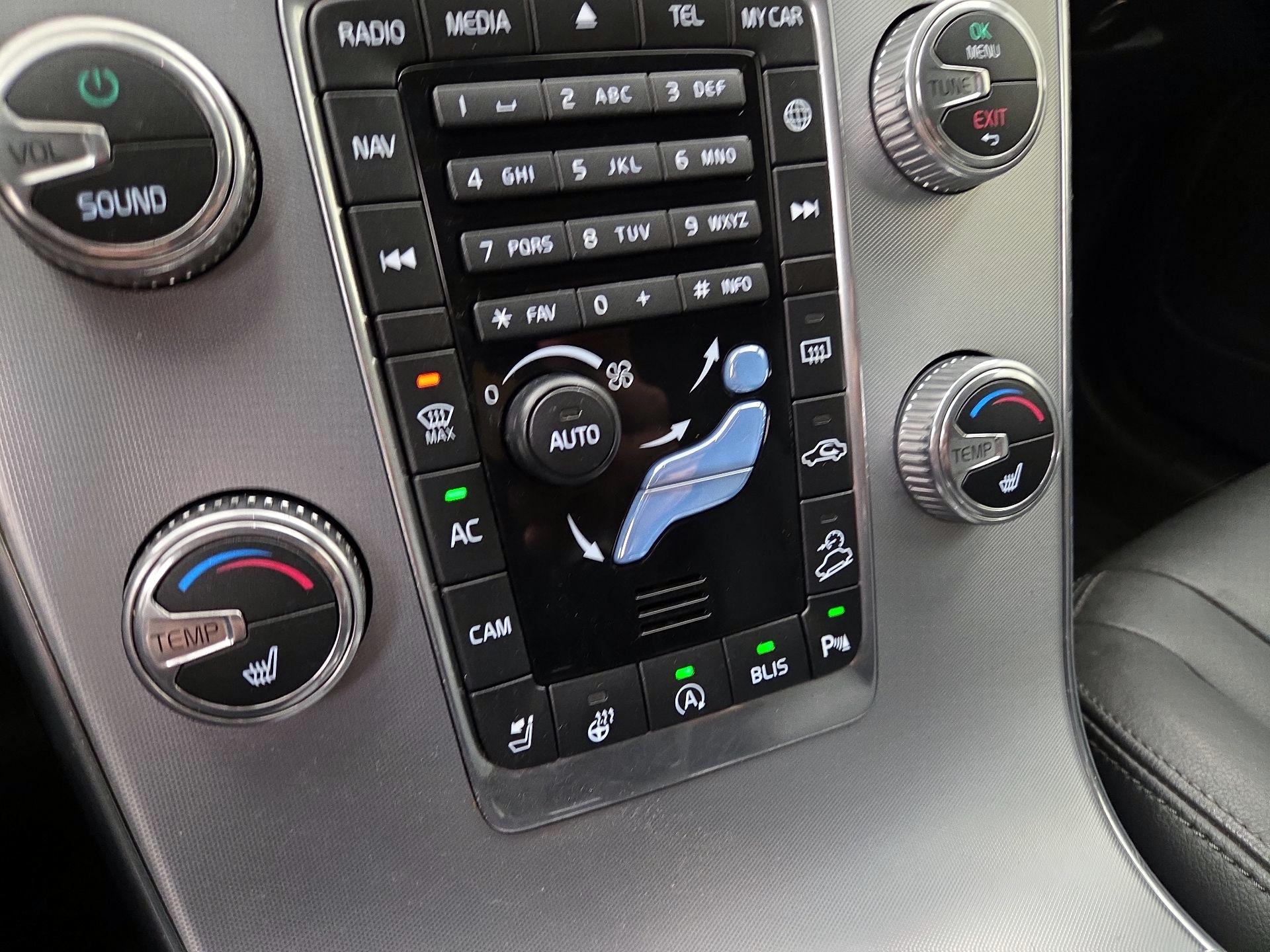 Thumbnail: 2018 Volvo S60 - 17