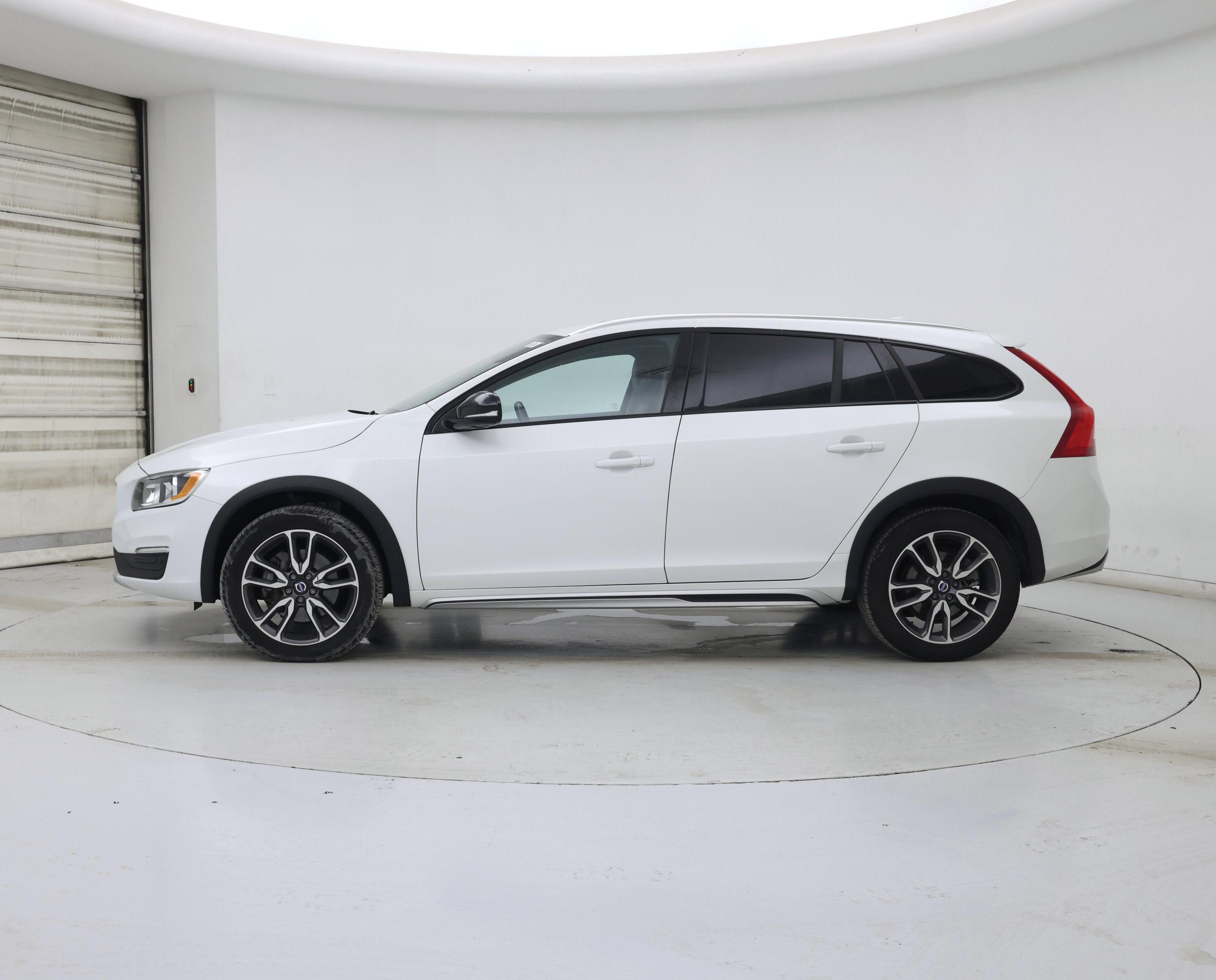 Thumbnail: 2018 Volvo S60 - 3