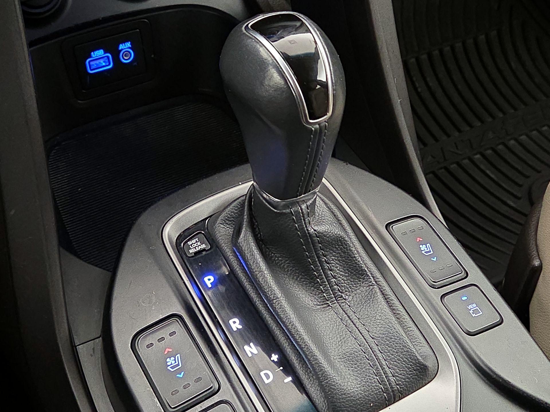 Thumbnail: 2017 Hyundai Santa Fe - 18