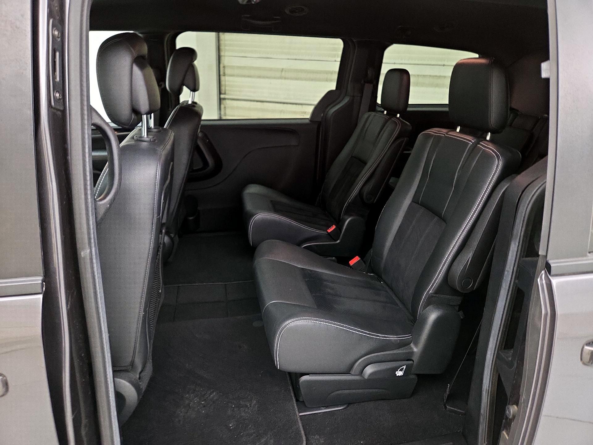 Thumbnail: 2018 Dodge Grand Caravan - 19