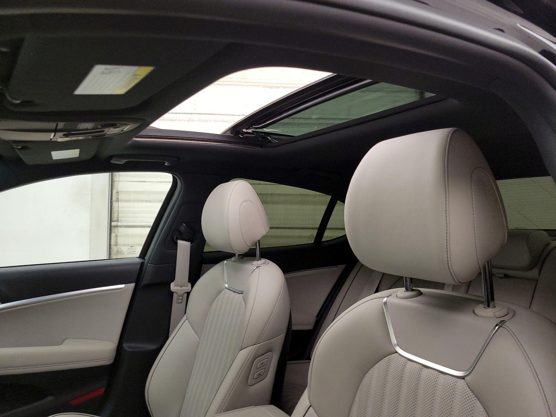 Thumbnail: 2022 Genesis G70 - 19