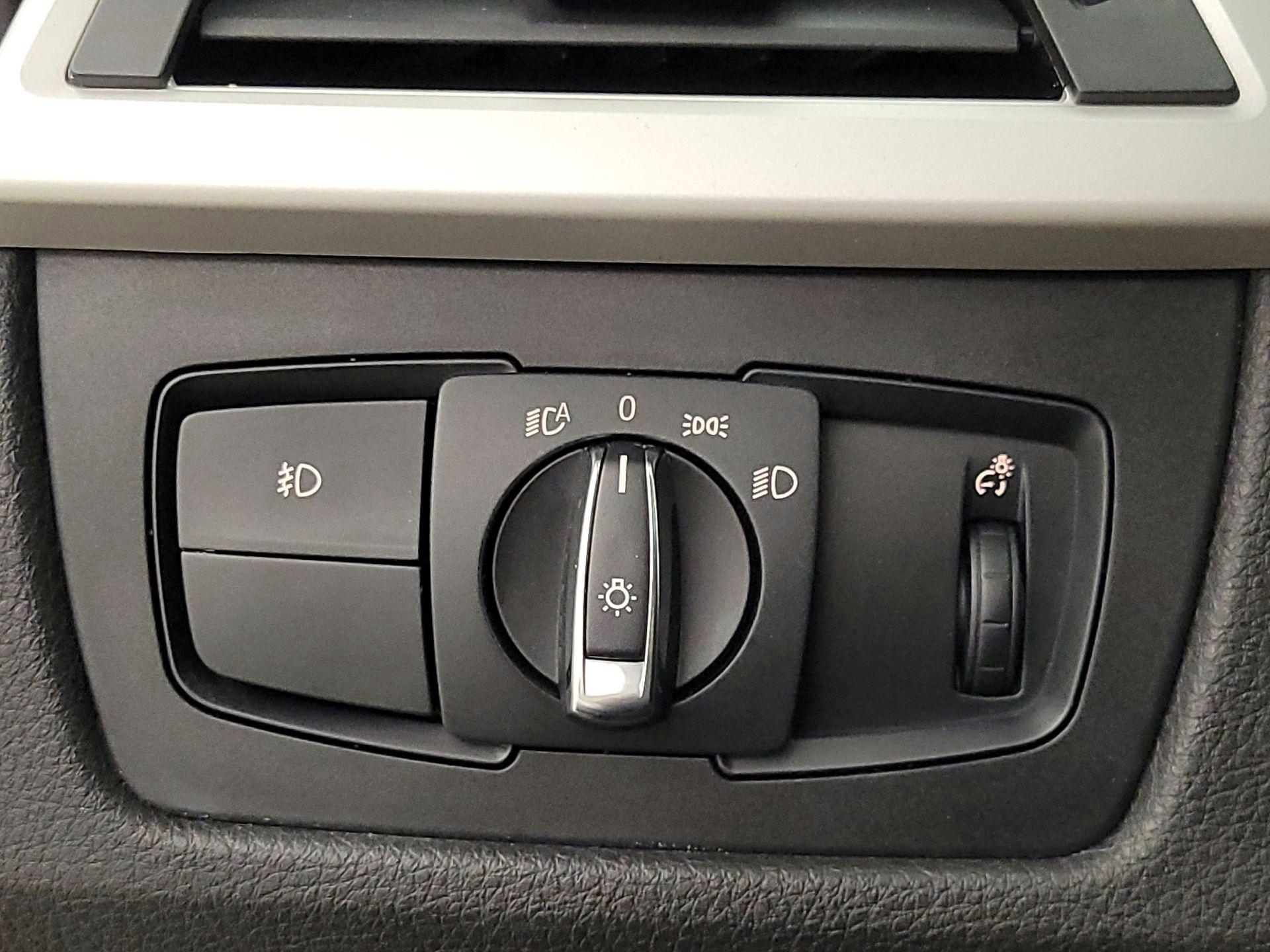 Thumbnail: 2017 BMW 3 Series - 13