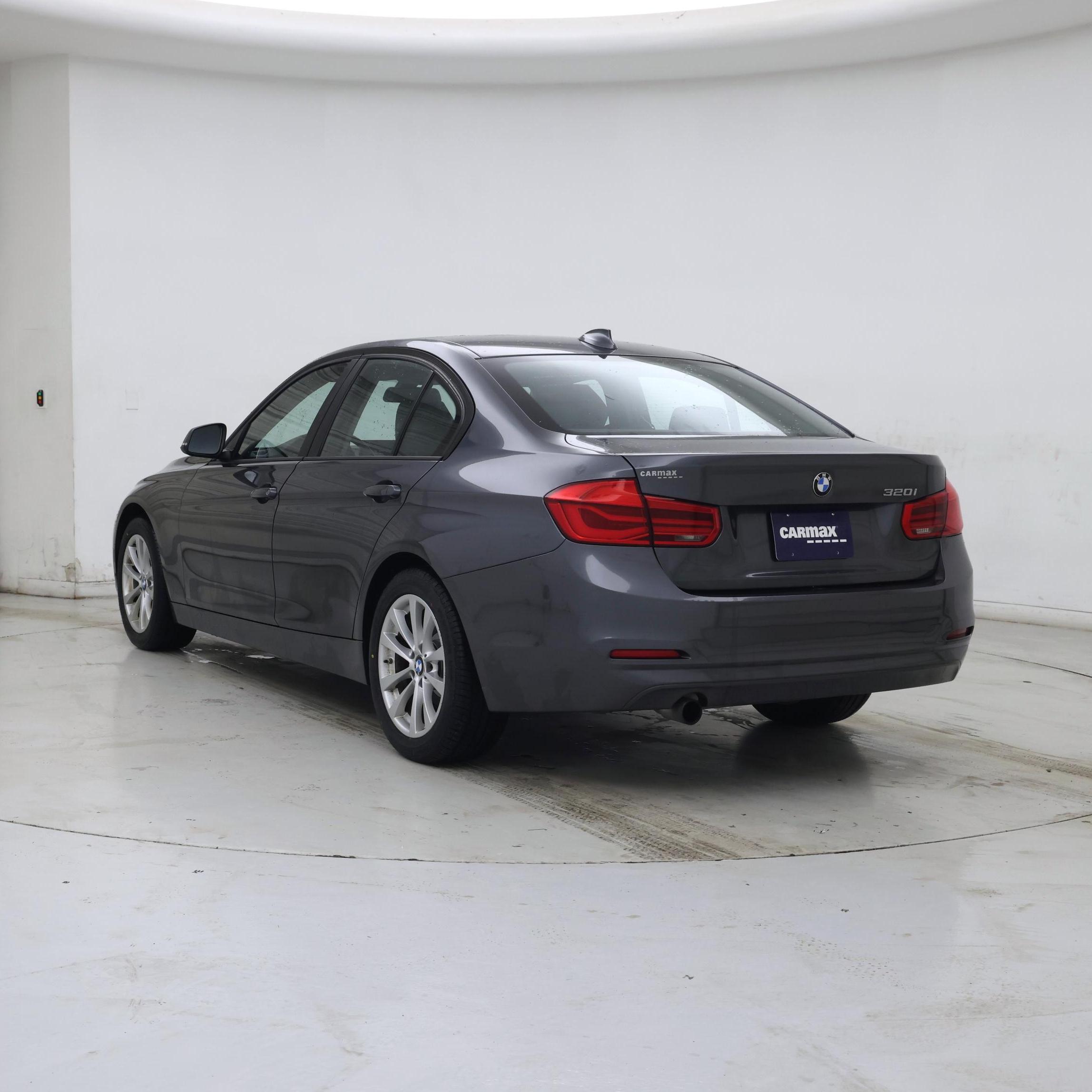 Thumbnail: 2017 BMW 3 Series - 2