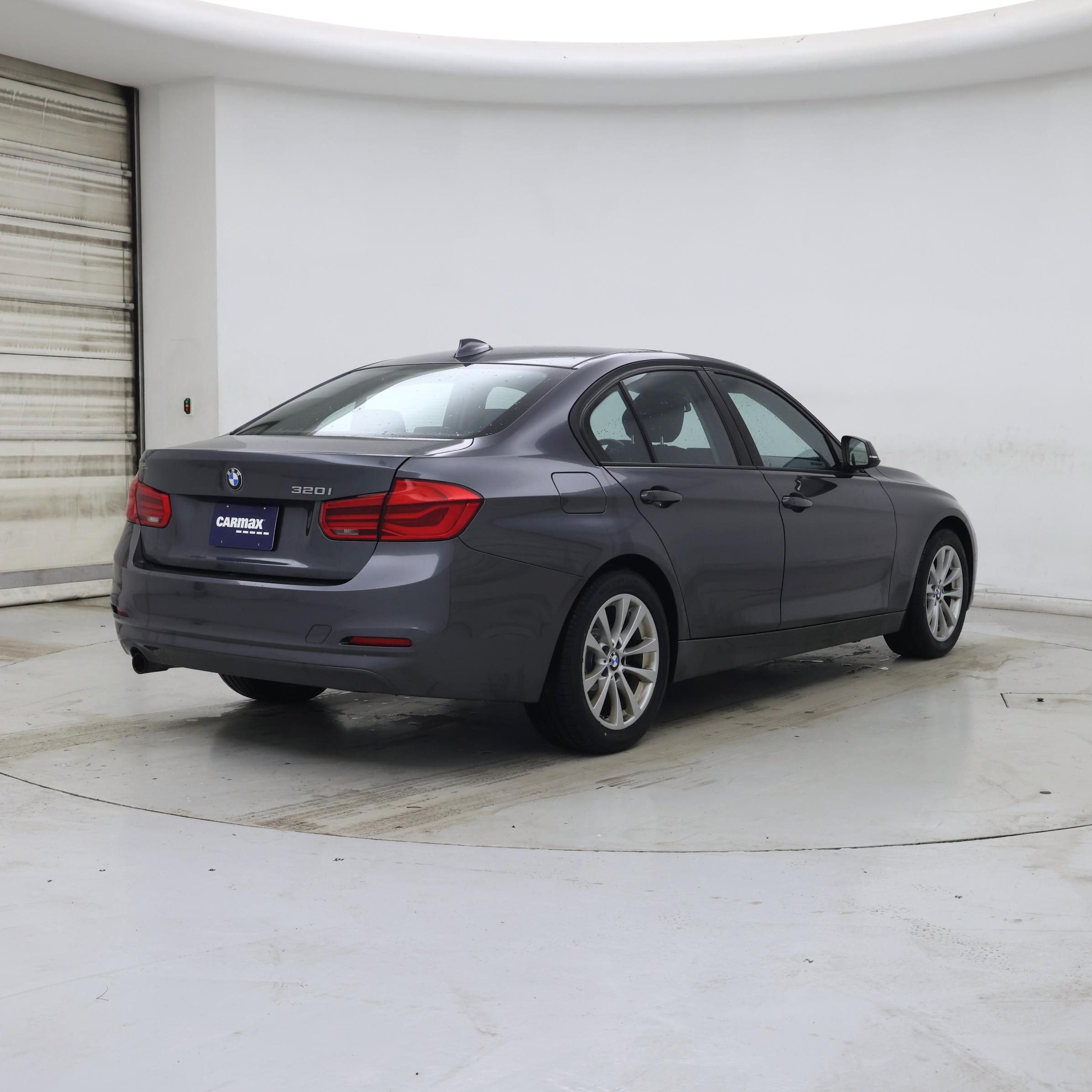 Thumbnail: 2017 BMW 3 Series - 8