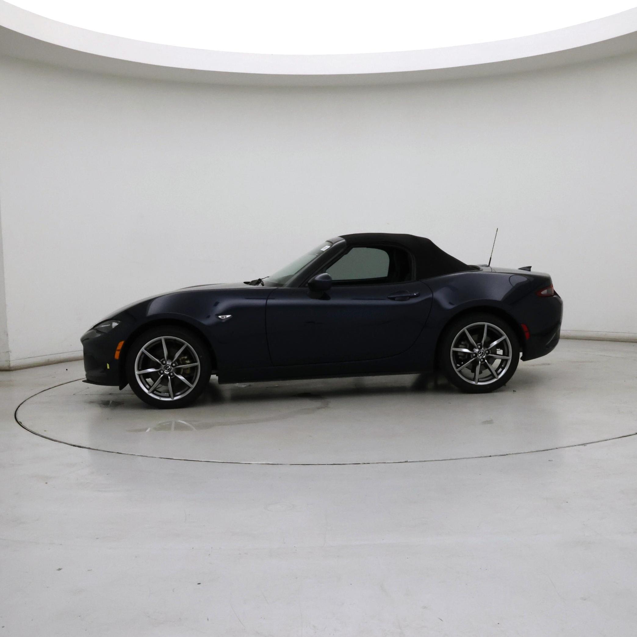 Thumbnail: 2021 Mazda MX-5 Miata - 3