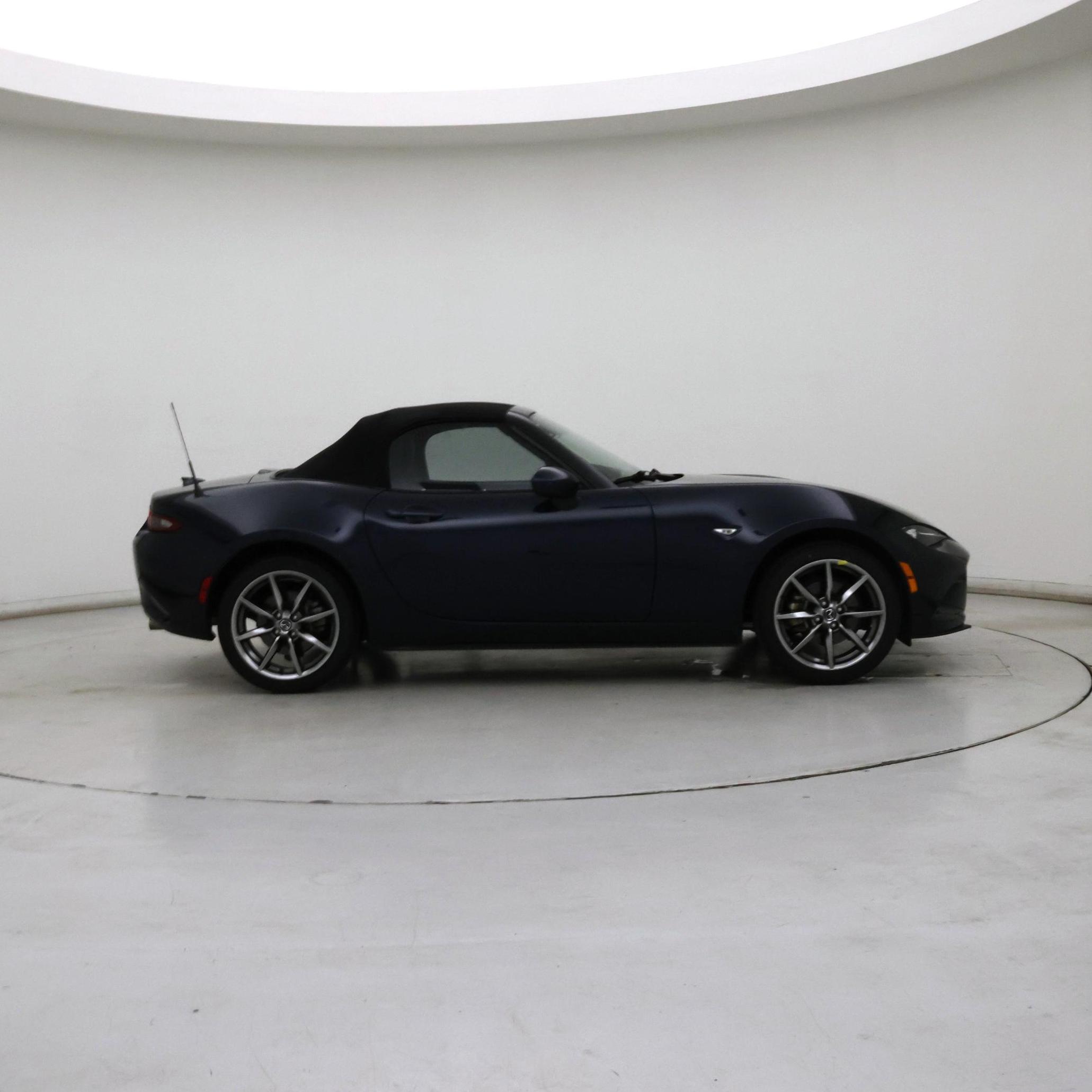 Thumbnail: 2021 Mazda MX-5 Miata - 7