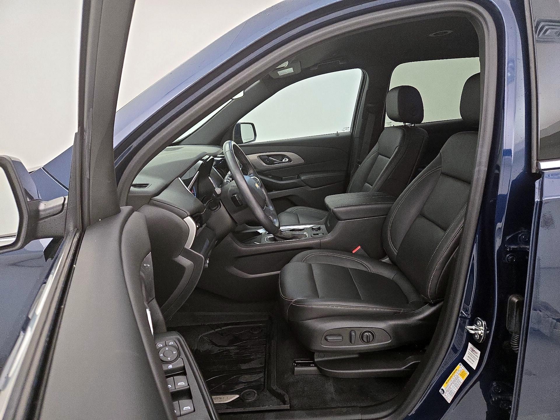 Thumbnail: 2022 Chevrolet Traverse - 11