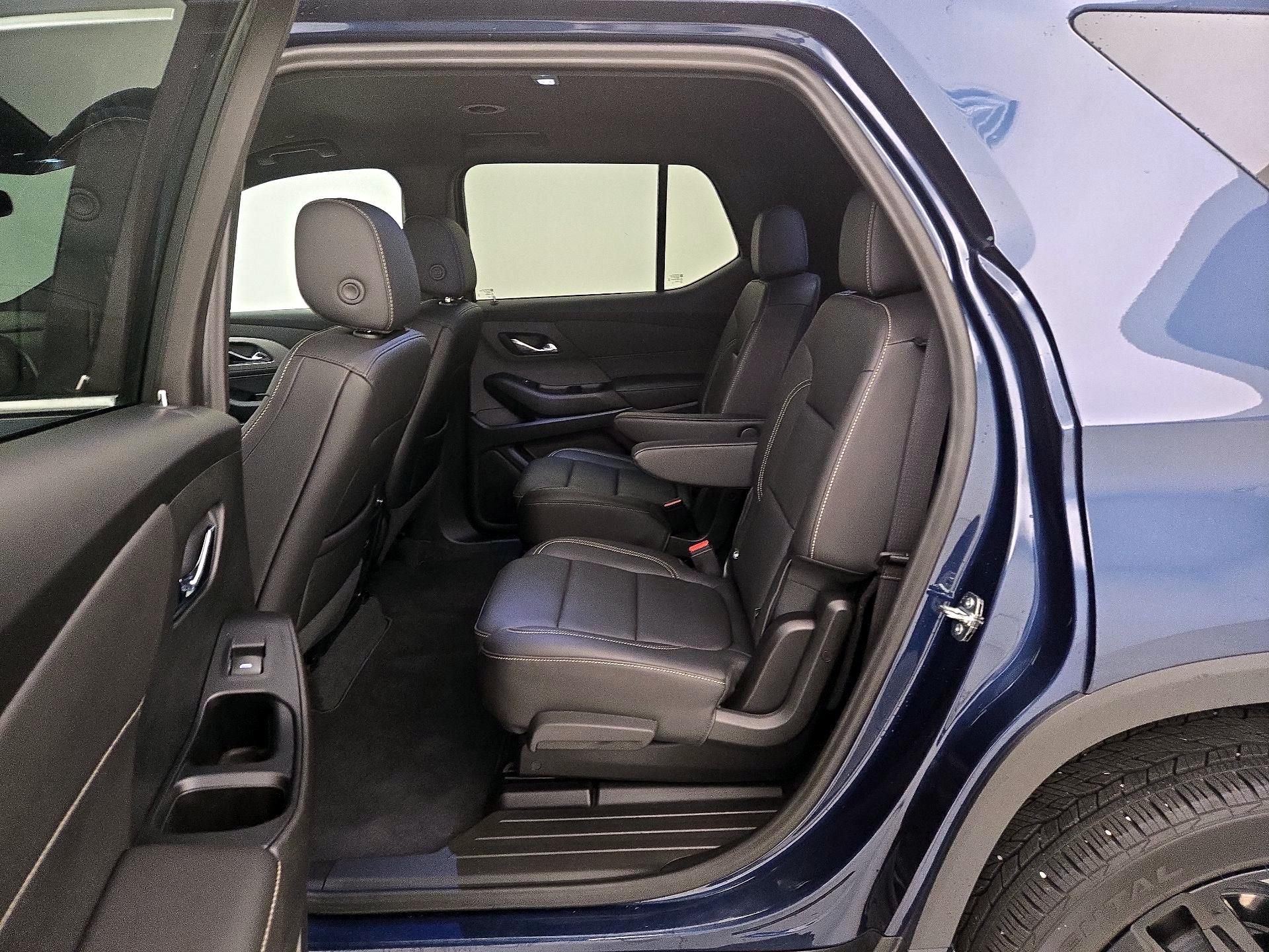 Thumbnail: 2022 Chevrolet Traverse - 19