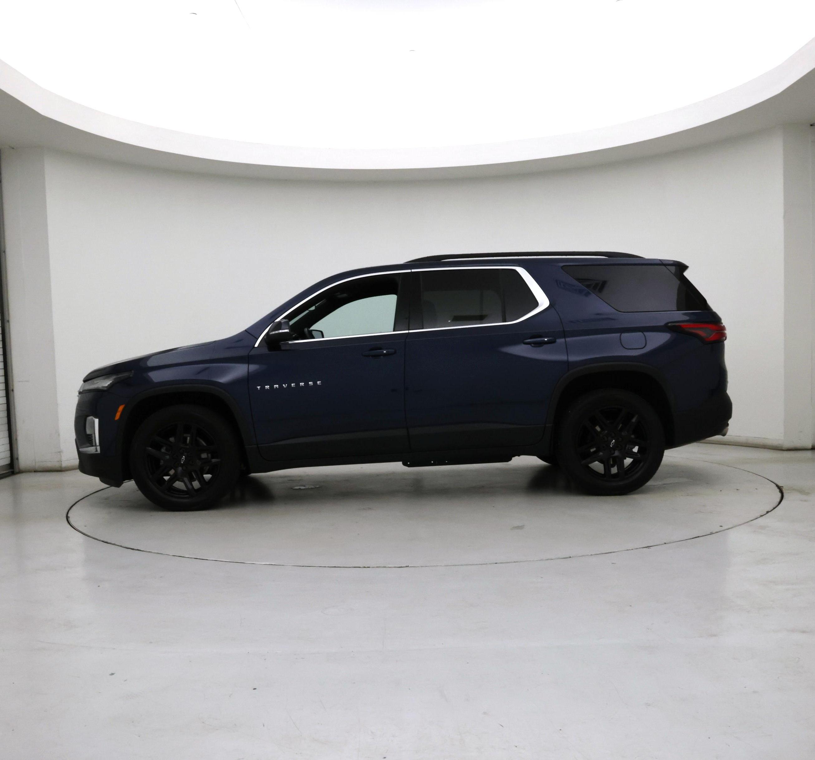Thumbnail: 2022 Chevrolet Traverse - 3