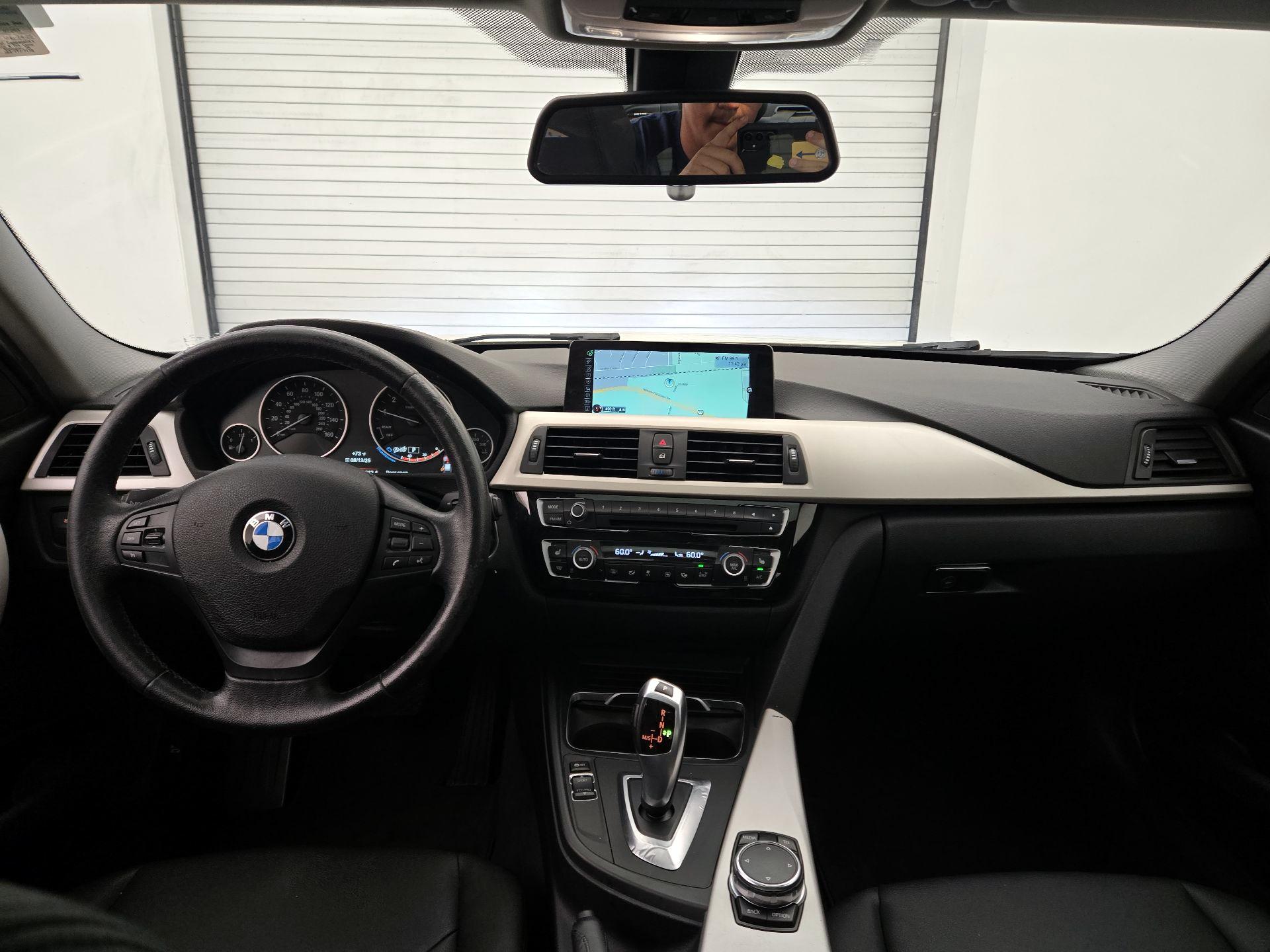Thumbnail: 2016 BMW 3 Series - 9