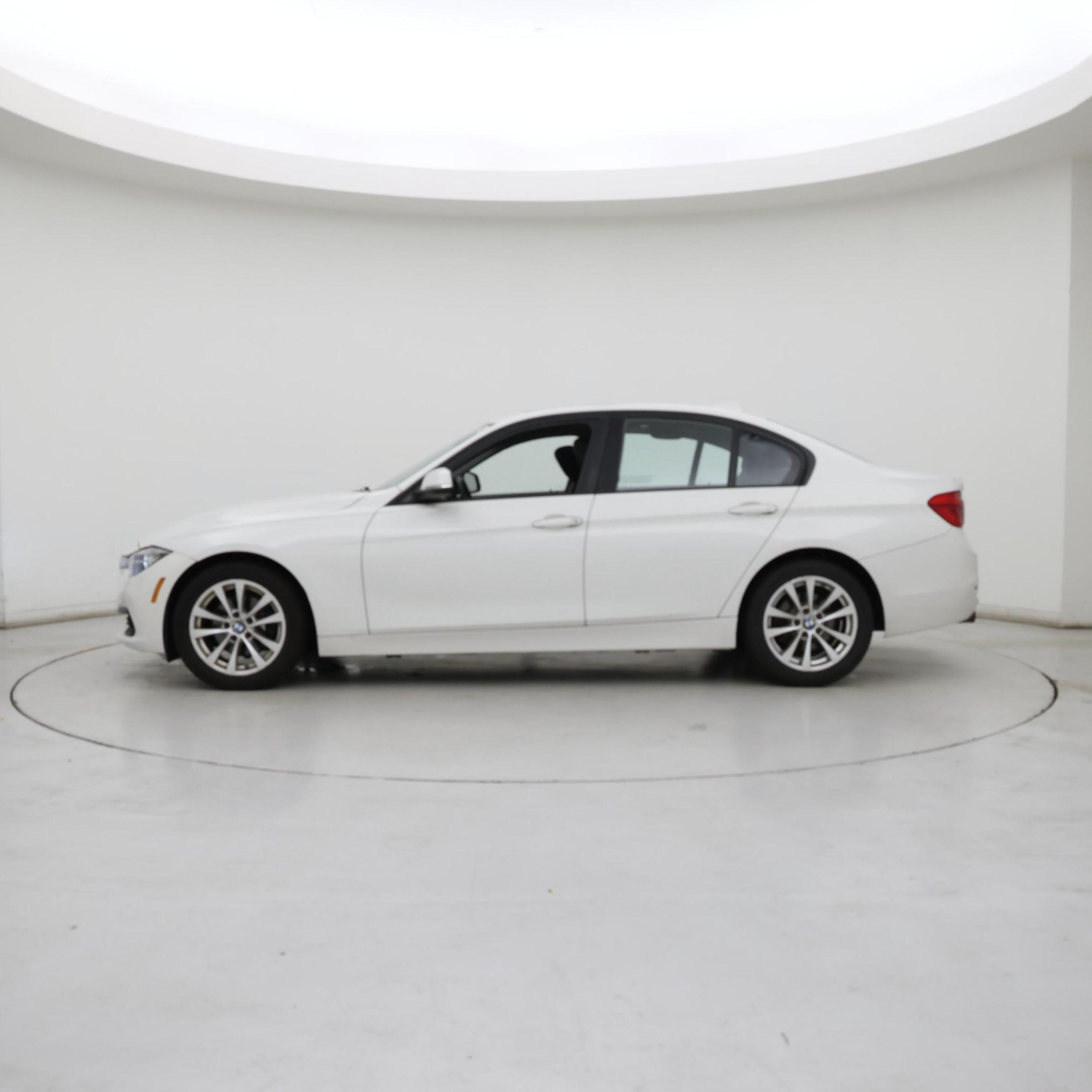 Thumbnail: 2016 BMW 3 Series - 3