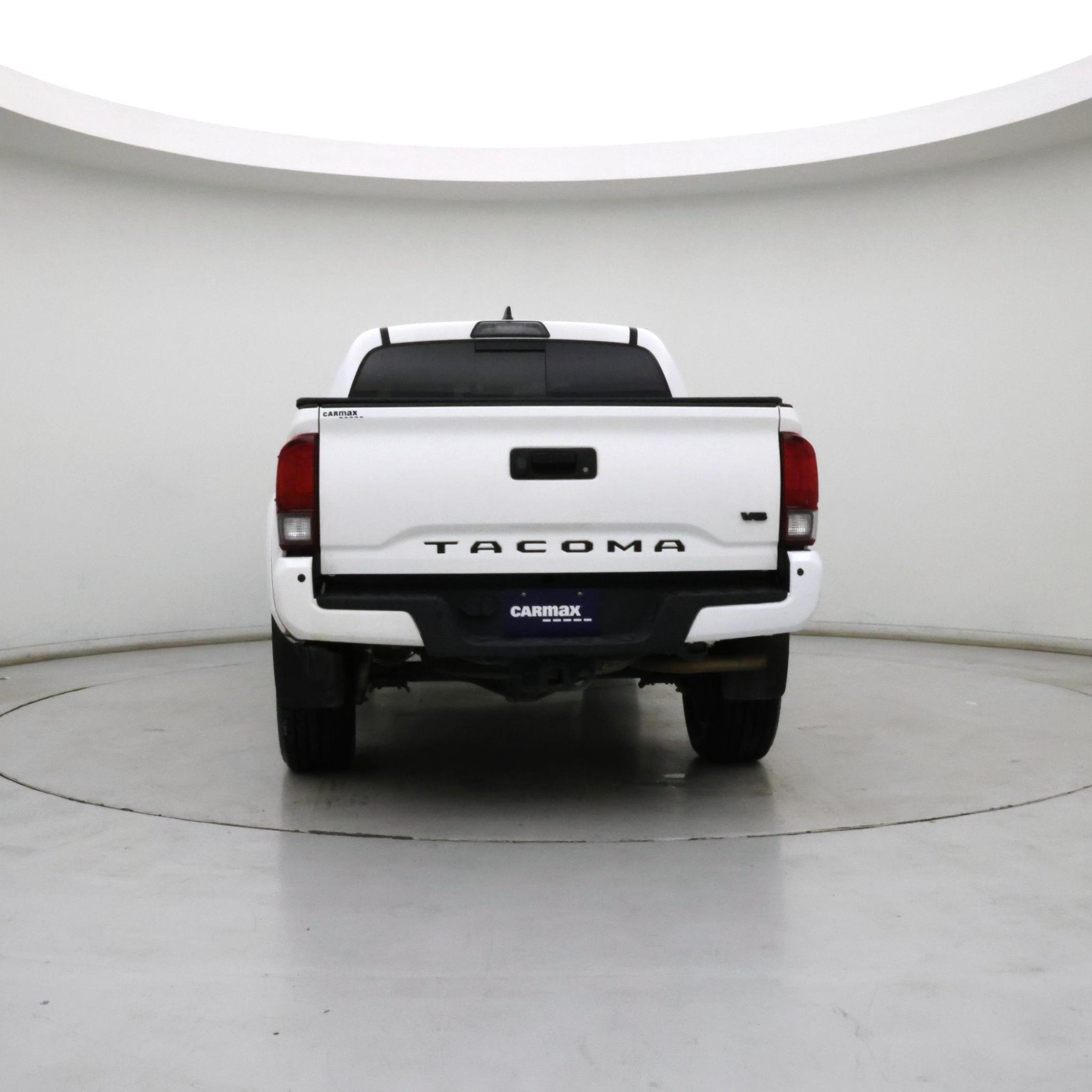 Thumbnail: 2019 Toyota Tacoma - 6
