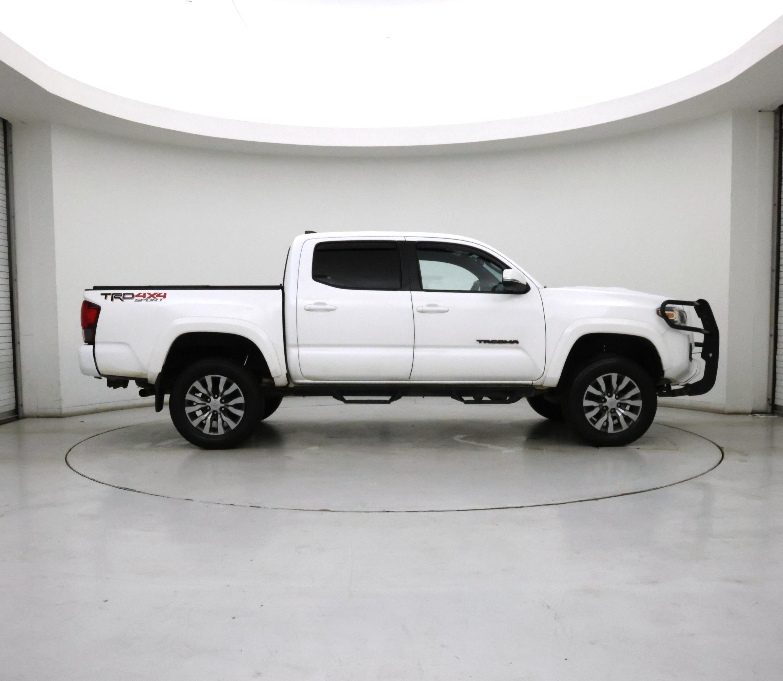 Thumbnail: 2019 Toyota Tacoma - 7