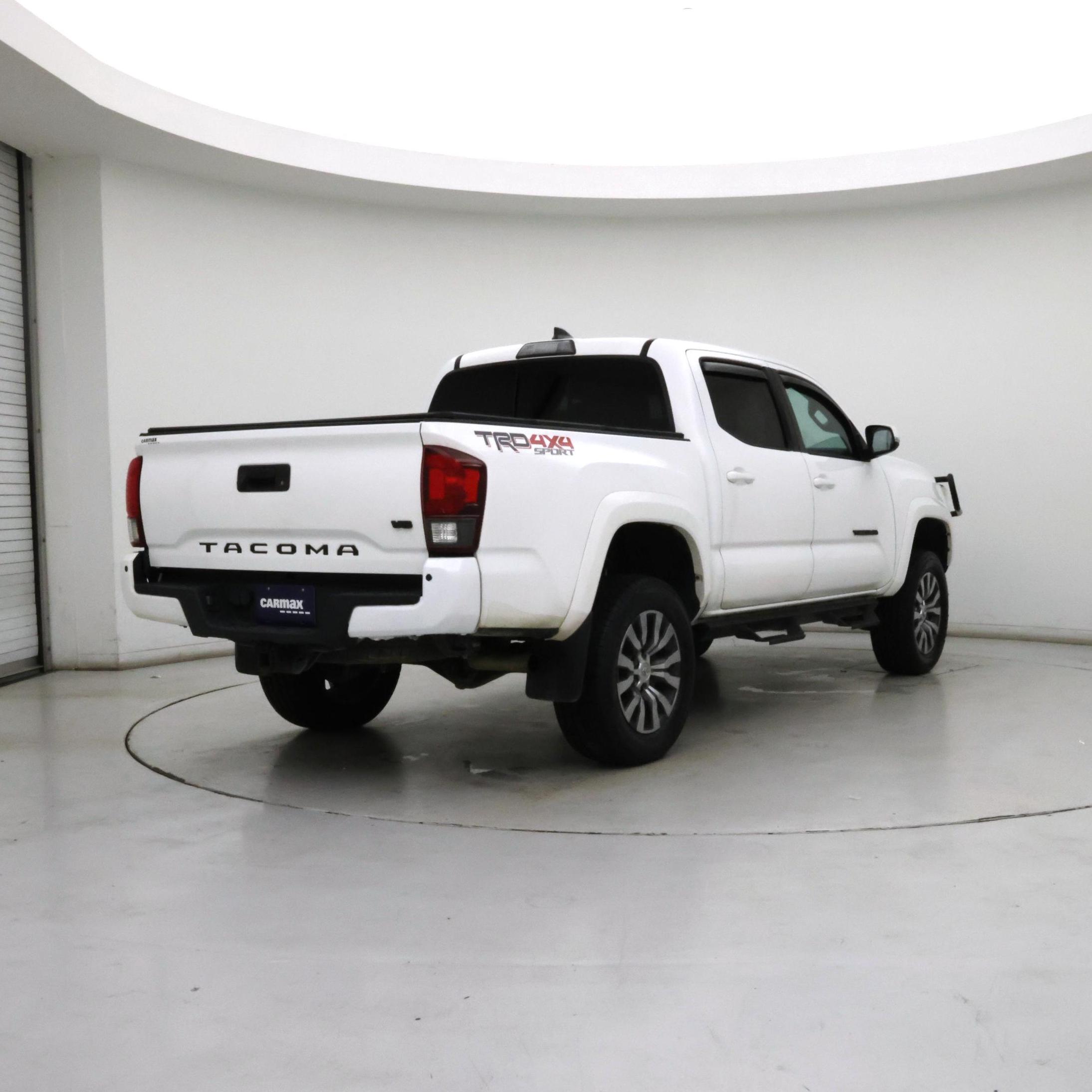 Thumbnail: 2019 Toyota Tacoma - 8