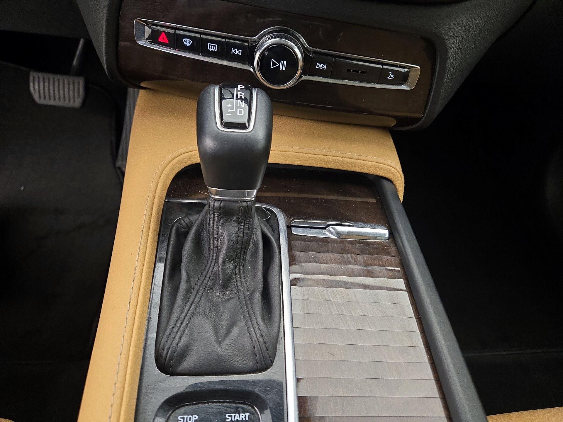 Thumbnail: 2016 Volvo XC90 - 16