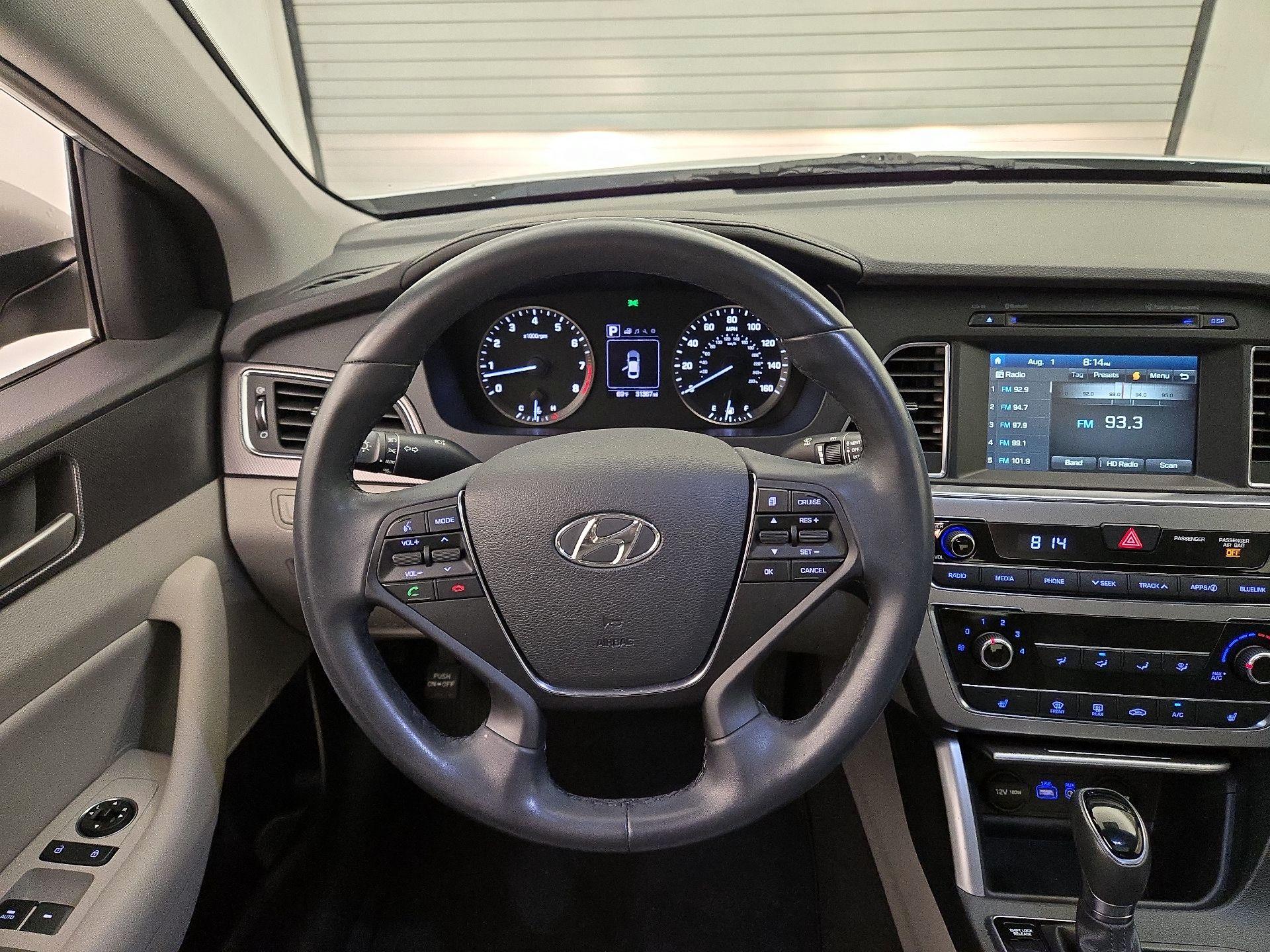 Thumbnail: 2016 Hyundai Sonata - 10