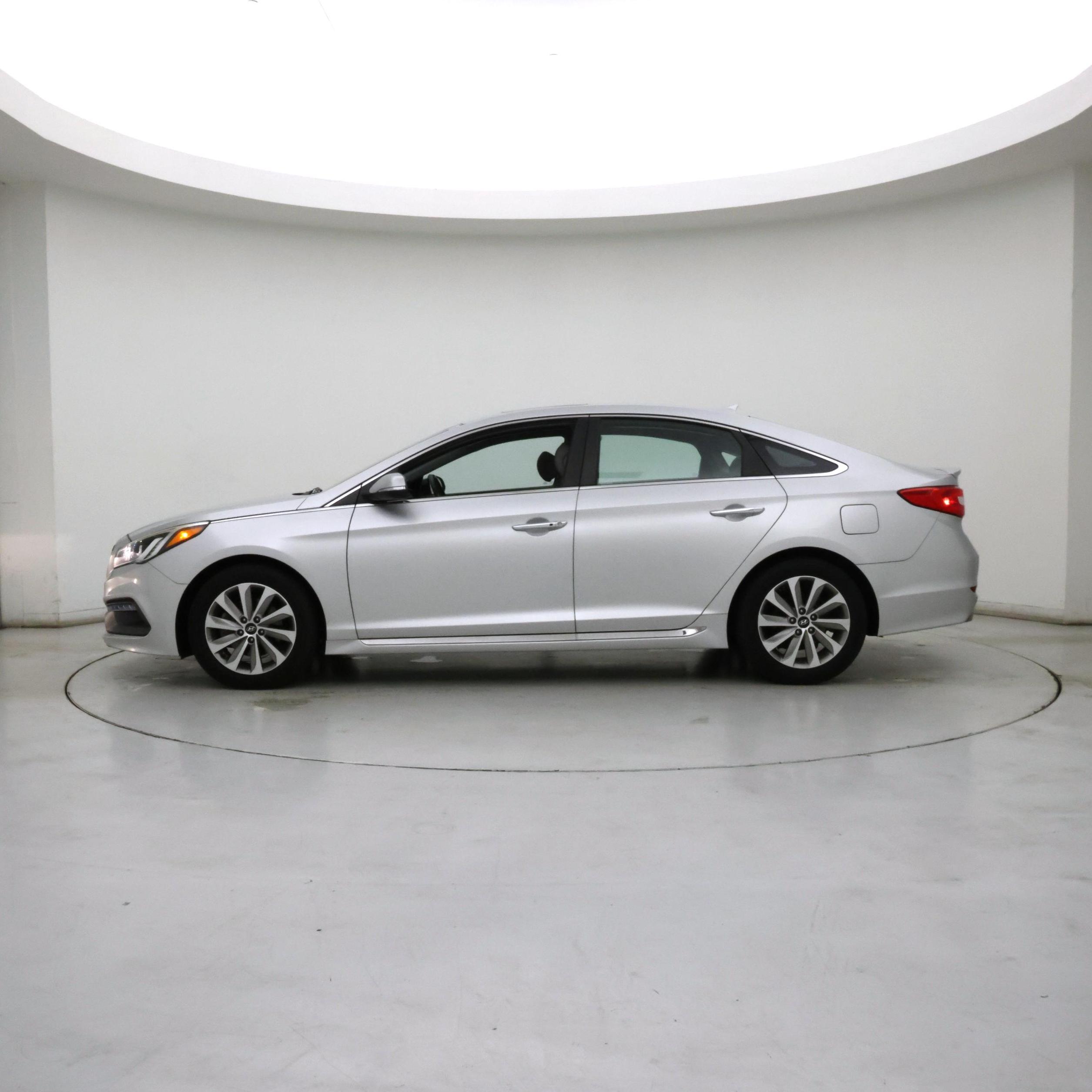 Thumbnail: 2016 Hyundai Sonata - 3