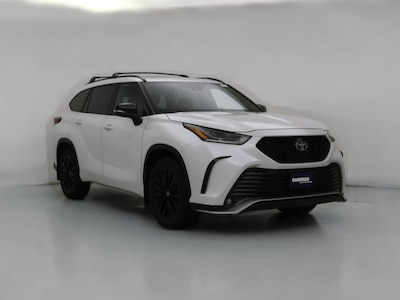White 2024 Toyota Highlander XSE