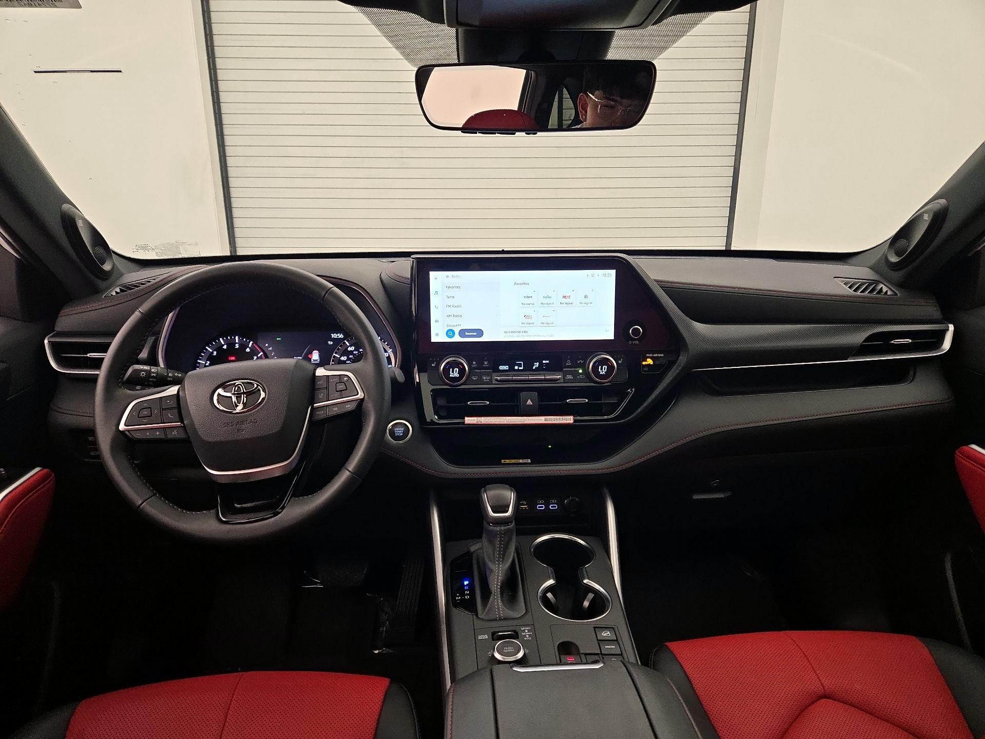 Thumbnail: 2024 Toyota Highlander - 9
