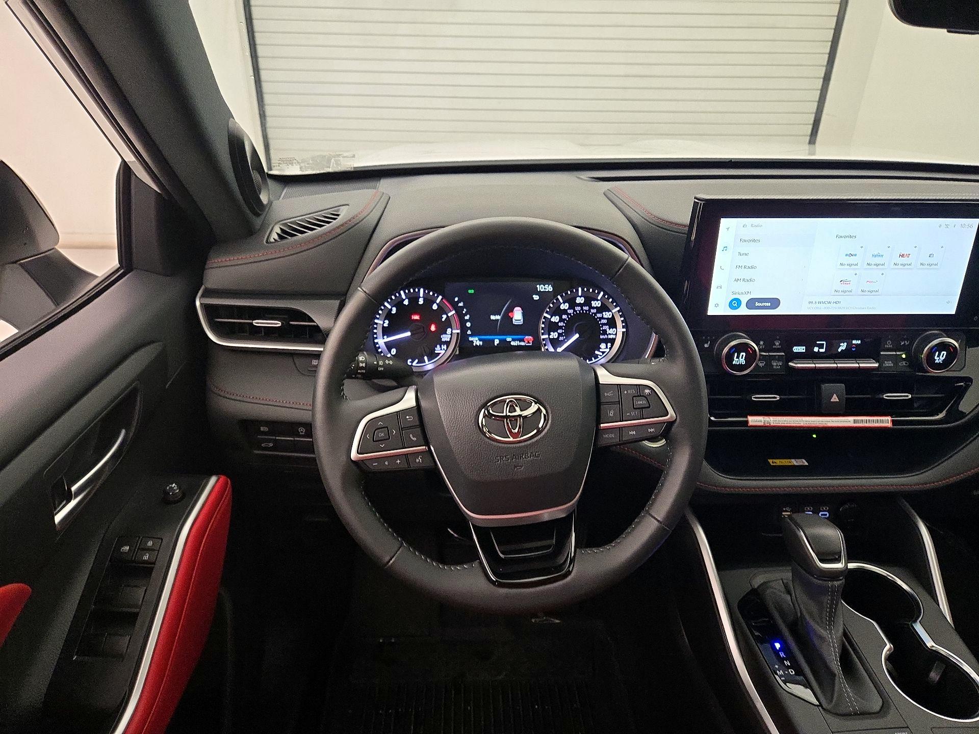 Thumbnail: 2024 Toyota Highlander - 10