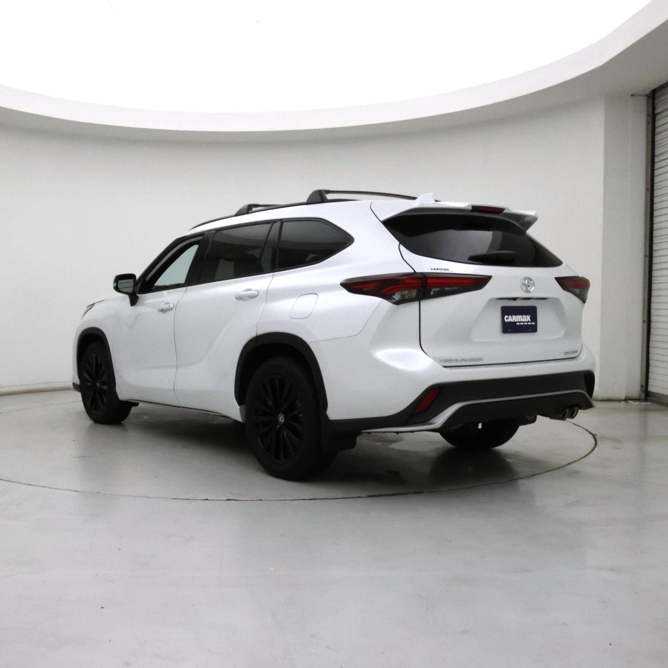 Thumbnail: 2024 Toyota Highlander - 2