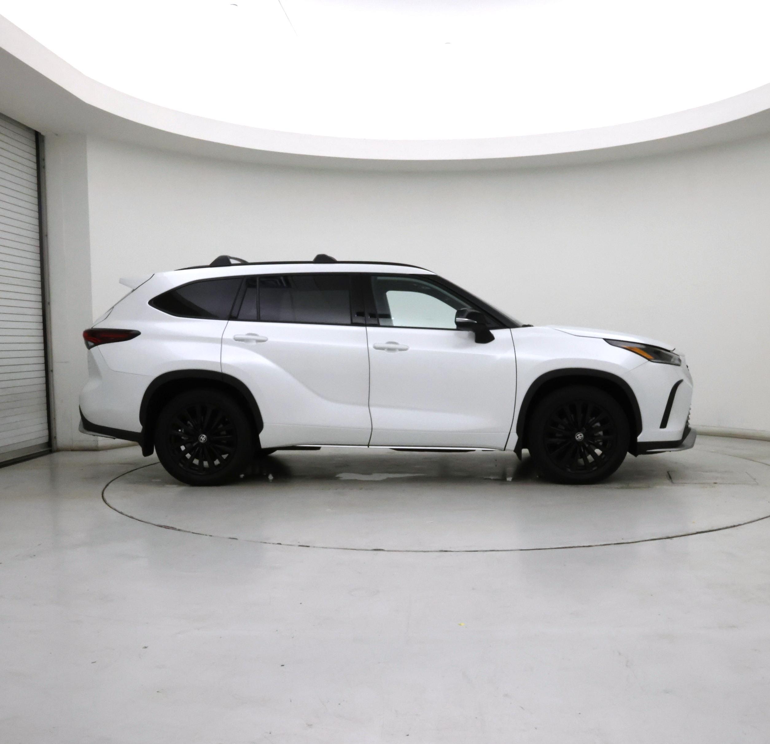 Thumbnail: 2024 Toyota Highlander - 7