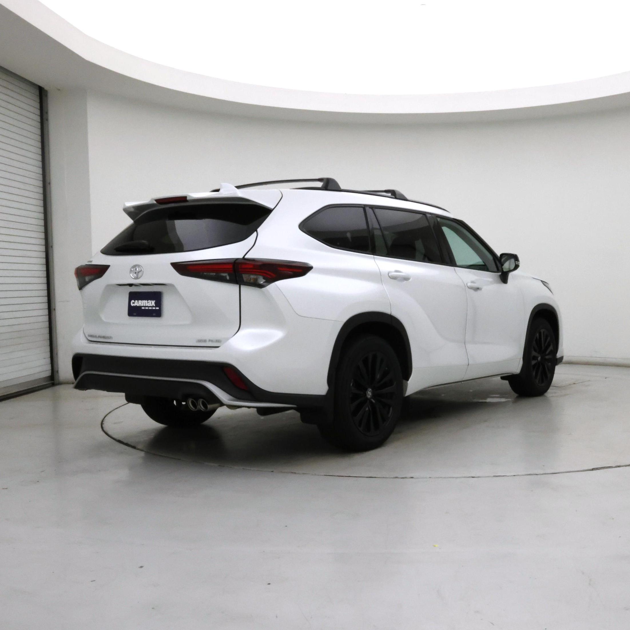 Thumbnail: 2024 Toyota Highlander - 8