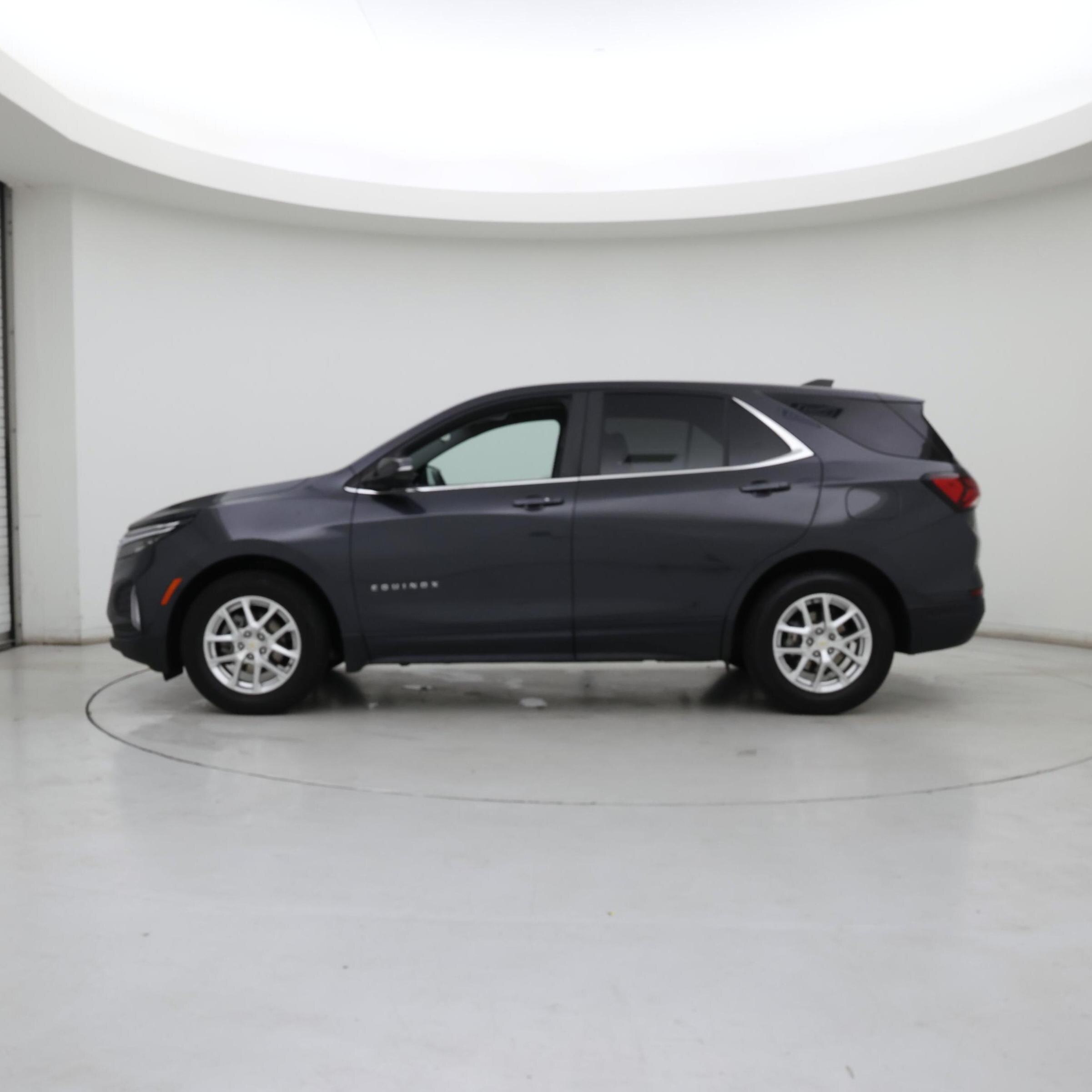 Thumbnail: 2022 Chevrolet Equinox - 3
