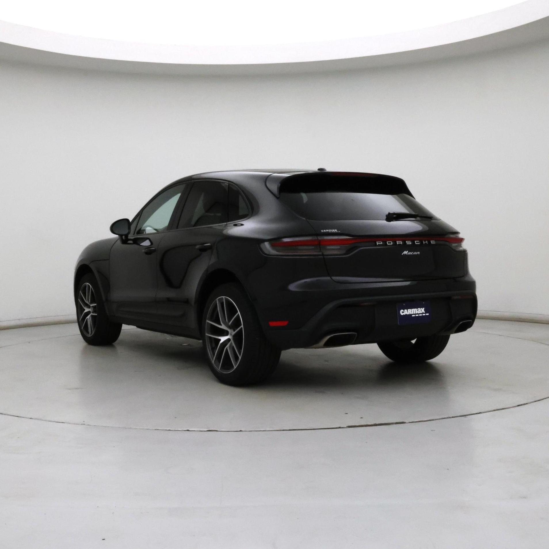 Thumbnail: 2023 Porsche Macan - 2