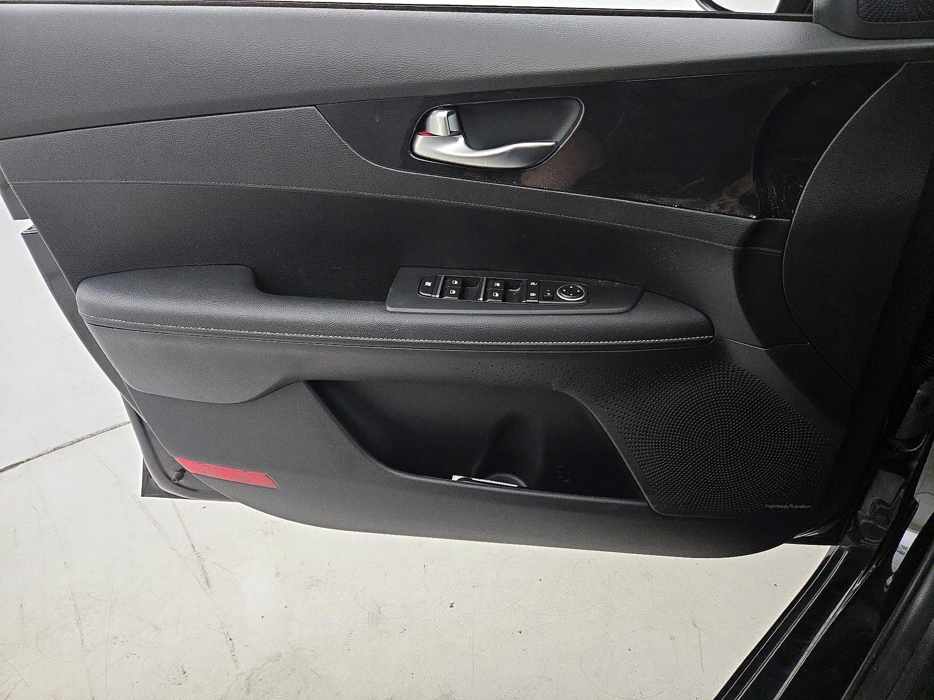 Thumbnail: 2023 Kia Forte - 12