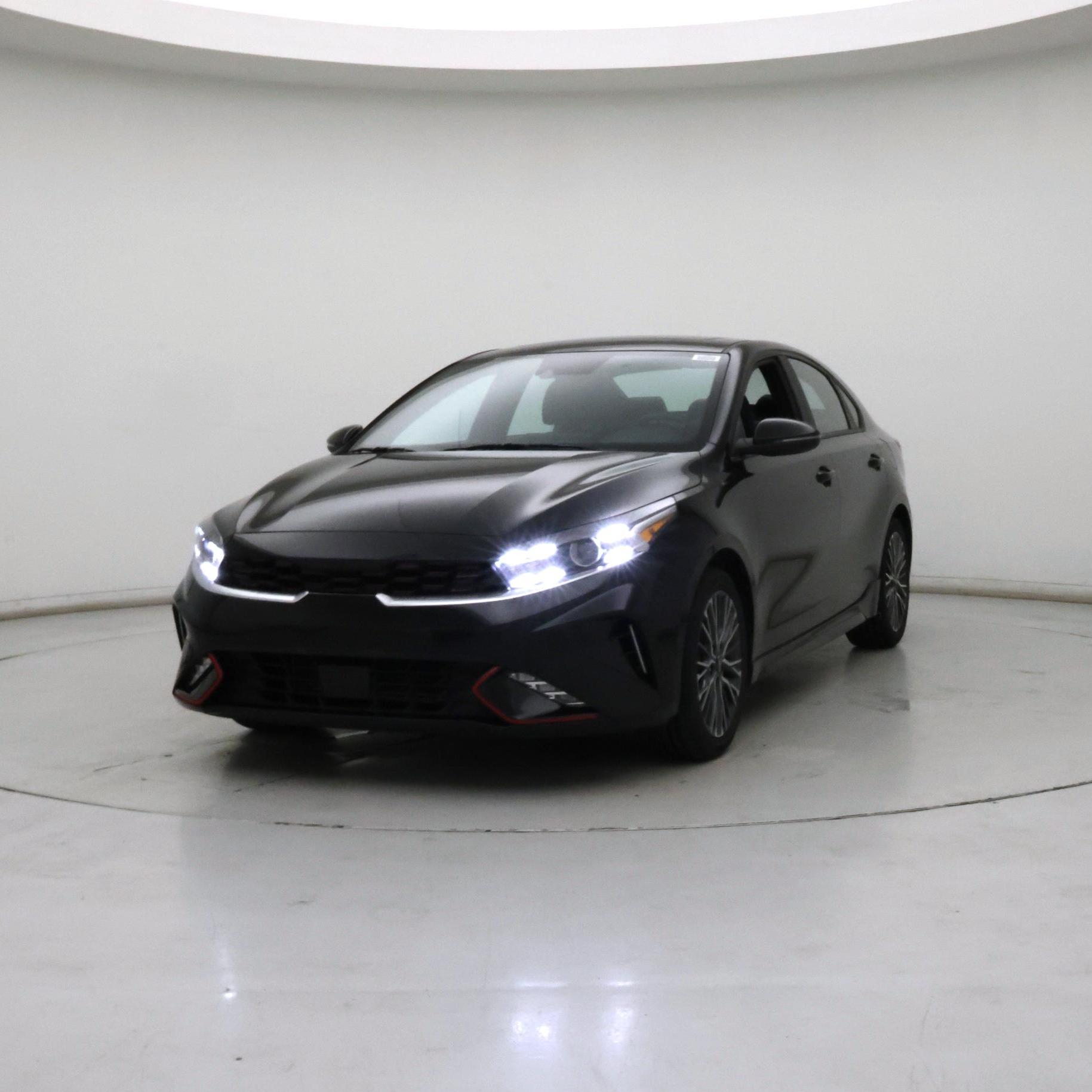 Thumbnail: 2023 Kia Forte - 4