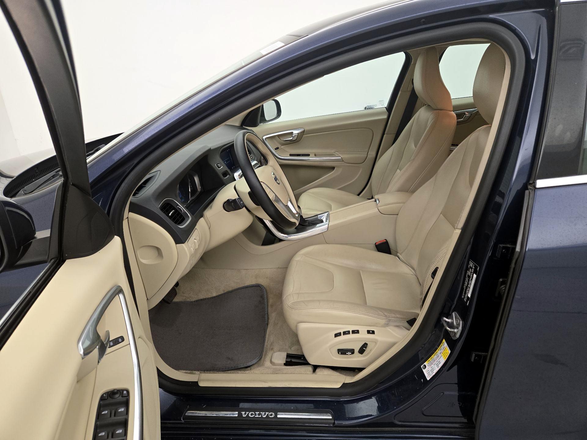 Thumbnail: 2015 Volvo S60 - 11