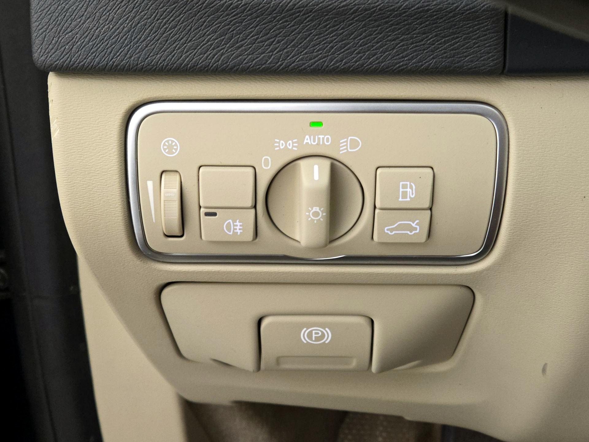 Thumbnail: 2015 Volvo S60 - 13