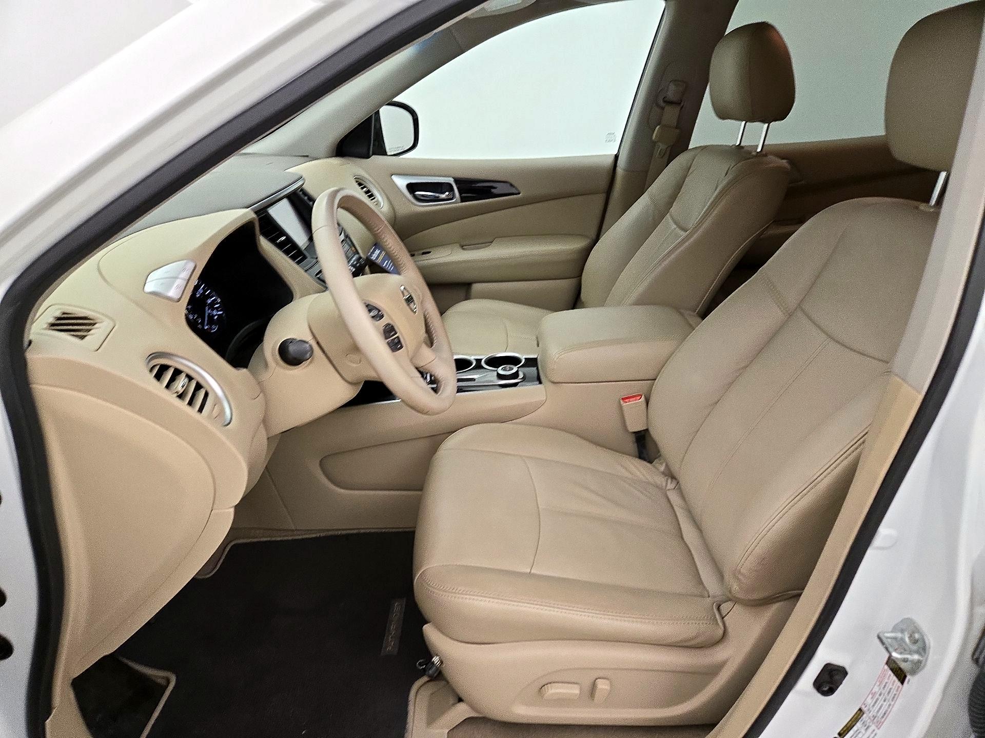 Thumbnail: 2014 Nissan Pathfinder - 11