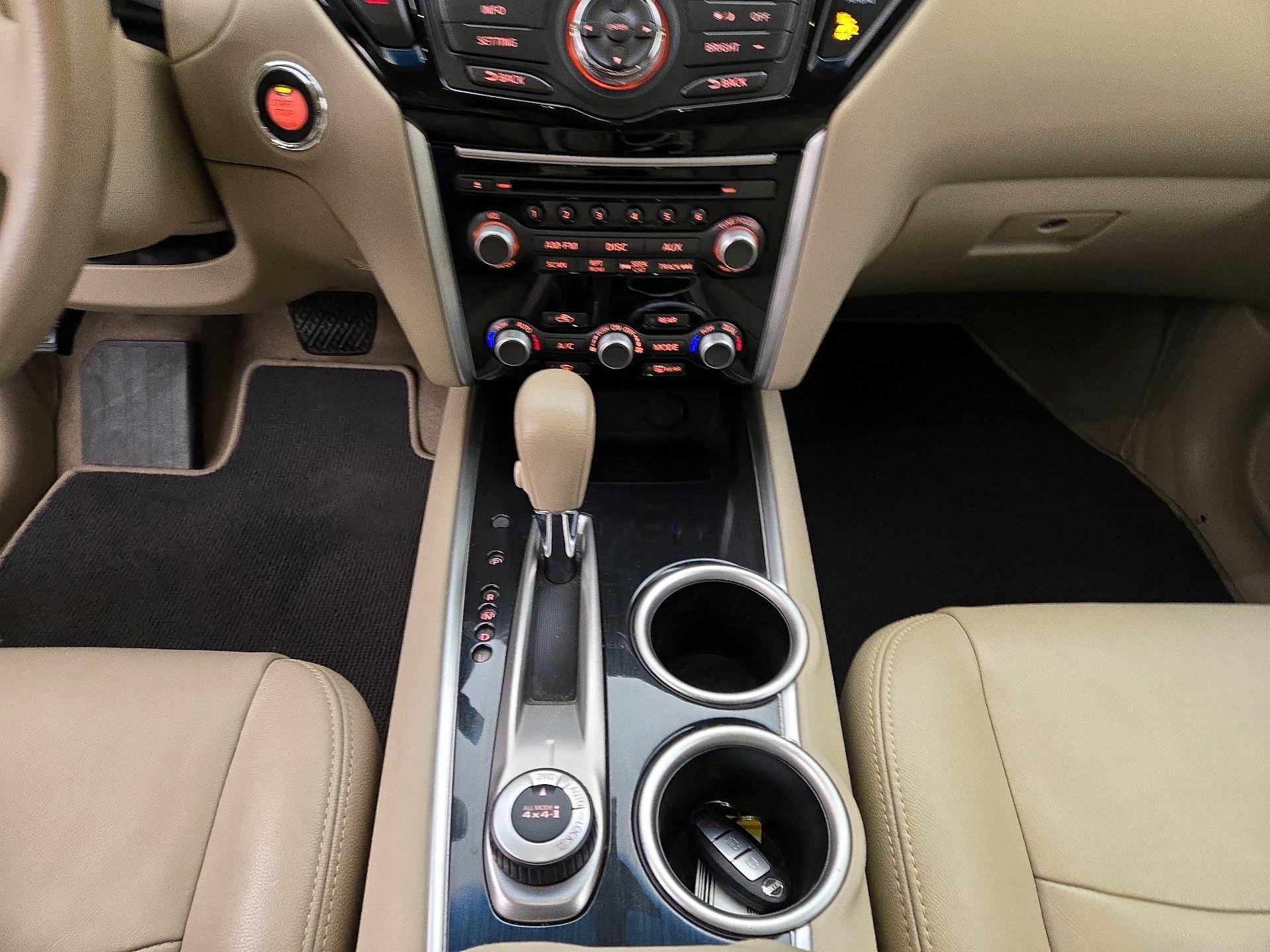 Thumbnail: 2014 Nissan Pathfinder - 17