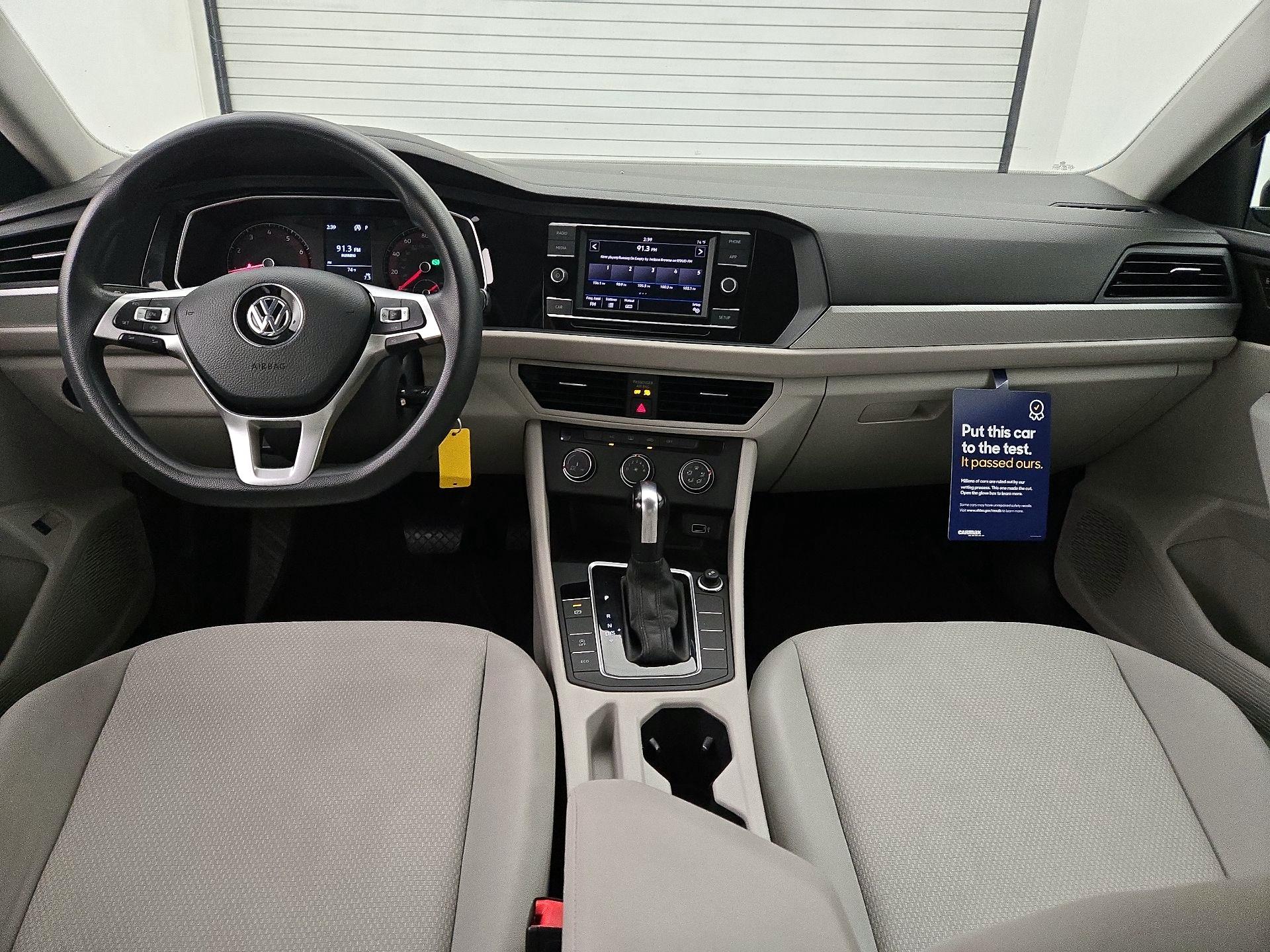 Thumbnail: 2019 Volkswagen Jetta - 9