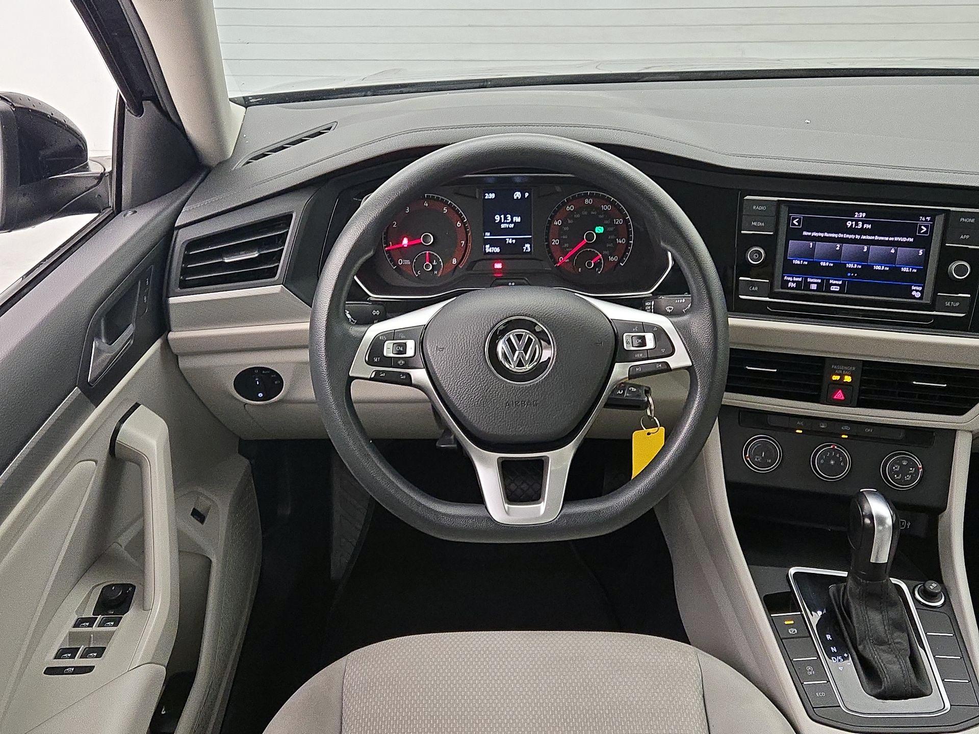 Thumbnail: 2019 Volkswagen Jetta - 10