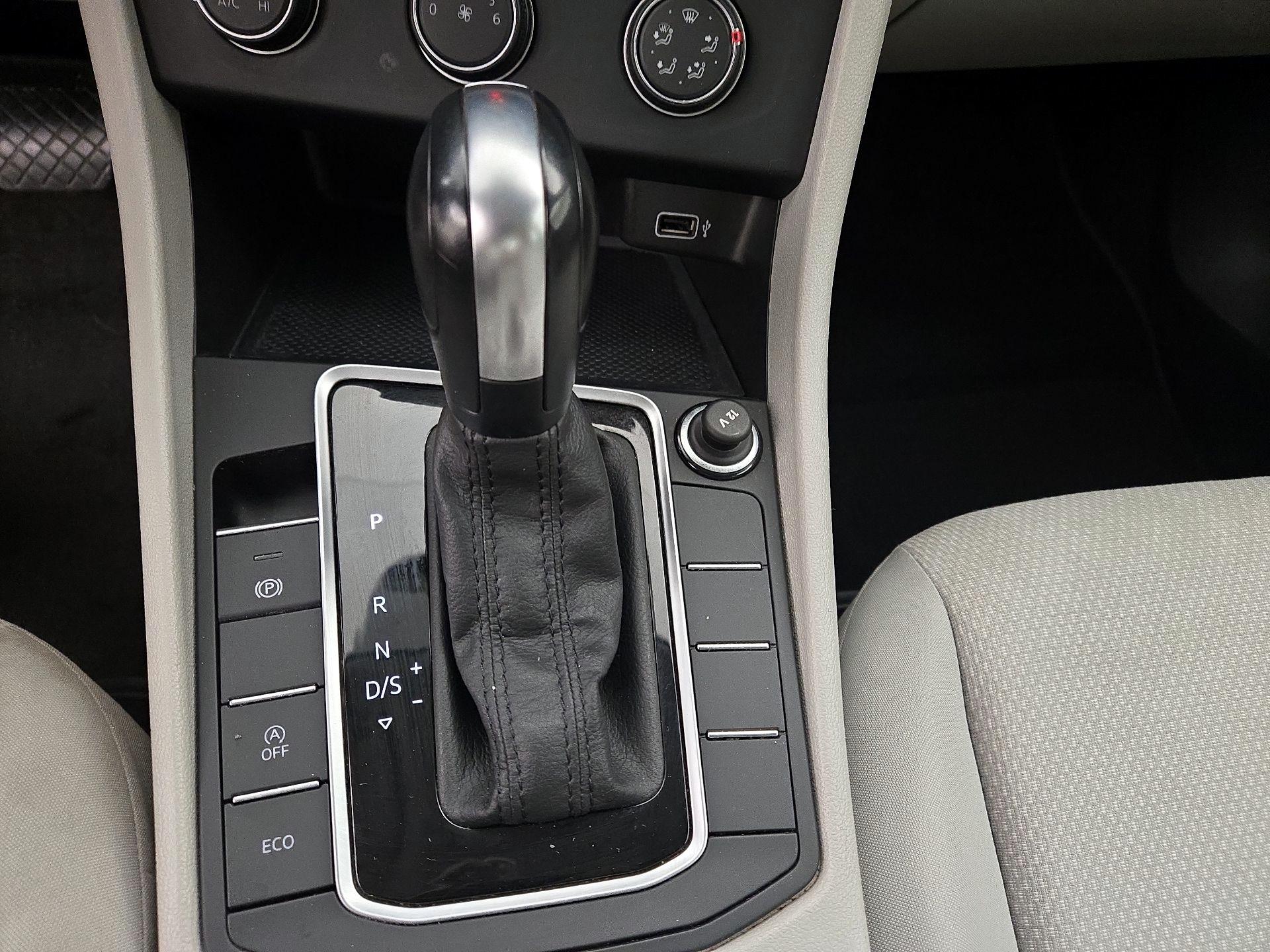 Thumbnail: 2019 Volkswagen Jetta - 17