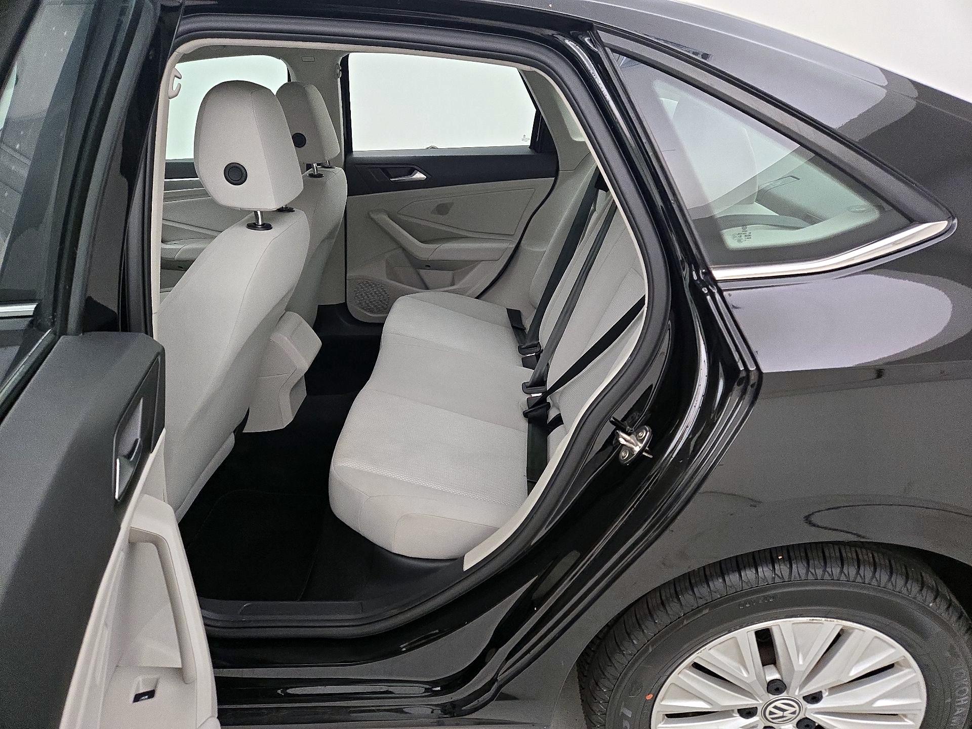 Thumbnail: 2019 Volkswagen Jetta - 18
